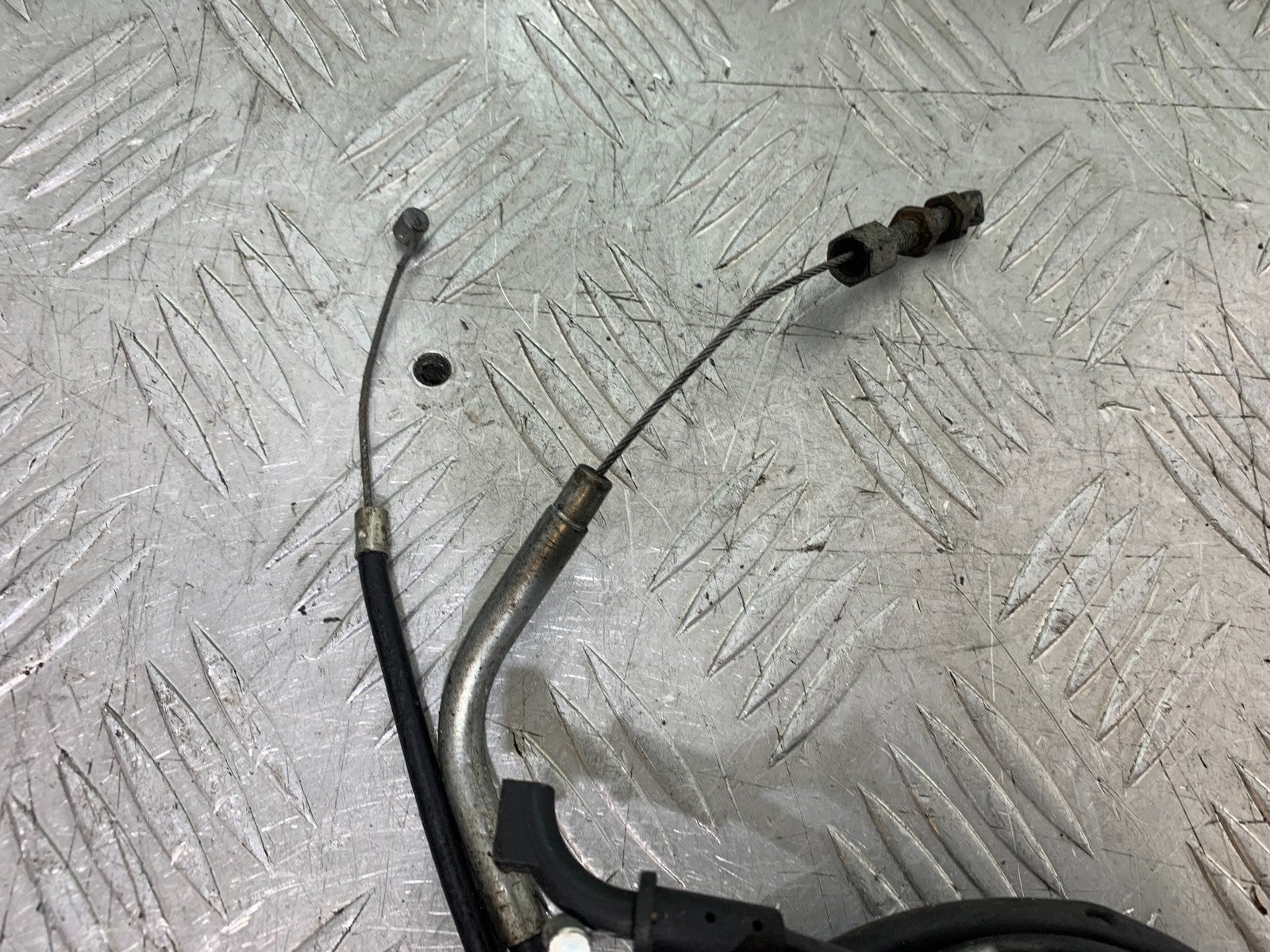 TRIUMPH TROPHY 900 THROTTLE CABLES  YEAR 1991-95 (CMB1251)