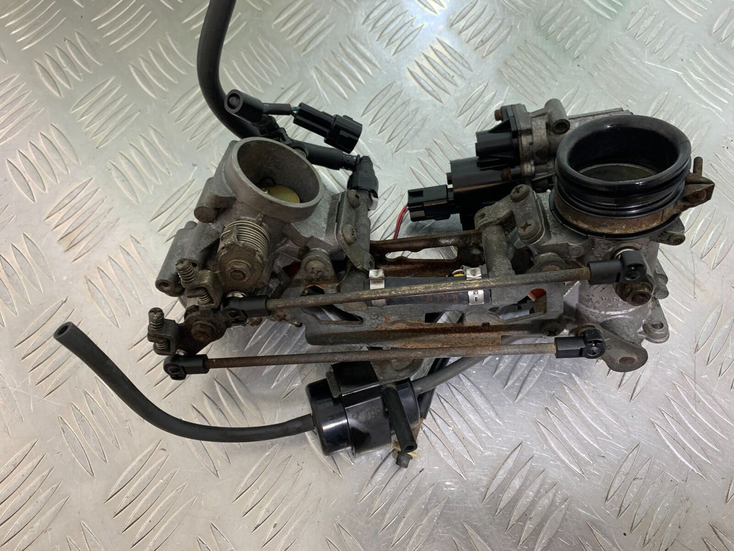 SUZUKI SV650 SV 650 THROTTLE BODIES  YEAR 2003-2006 (CMB1024)
