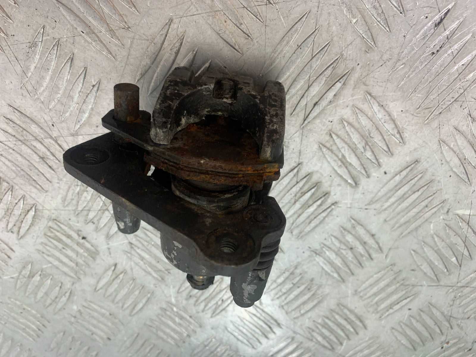 KAWASAKI ZX6R ZX6 F REAR CALIPER   YEAR 1995-1997 (CMB1169)