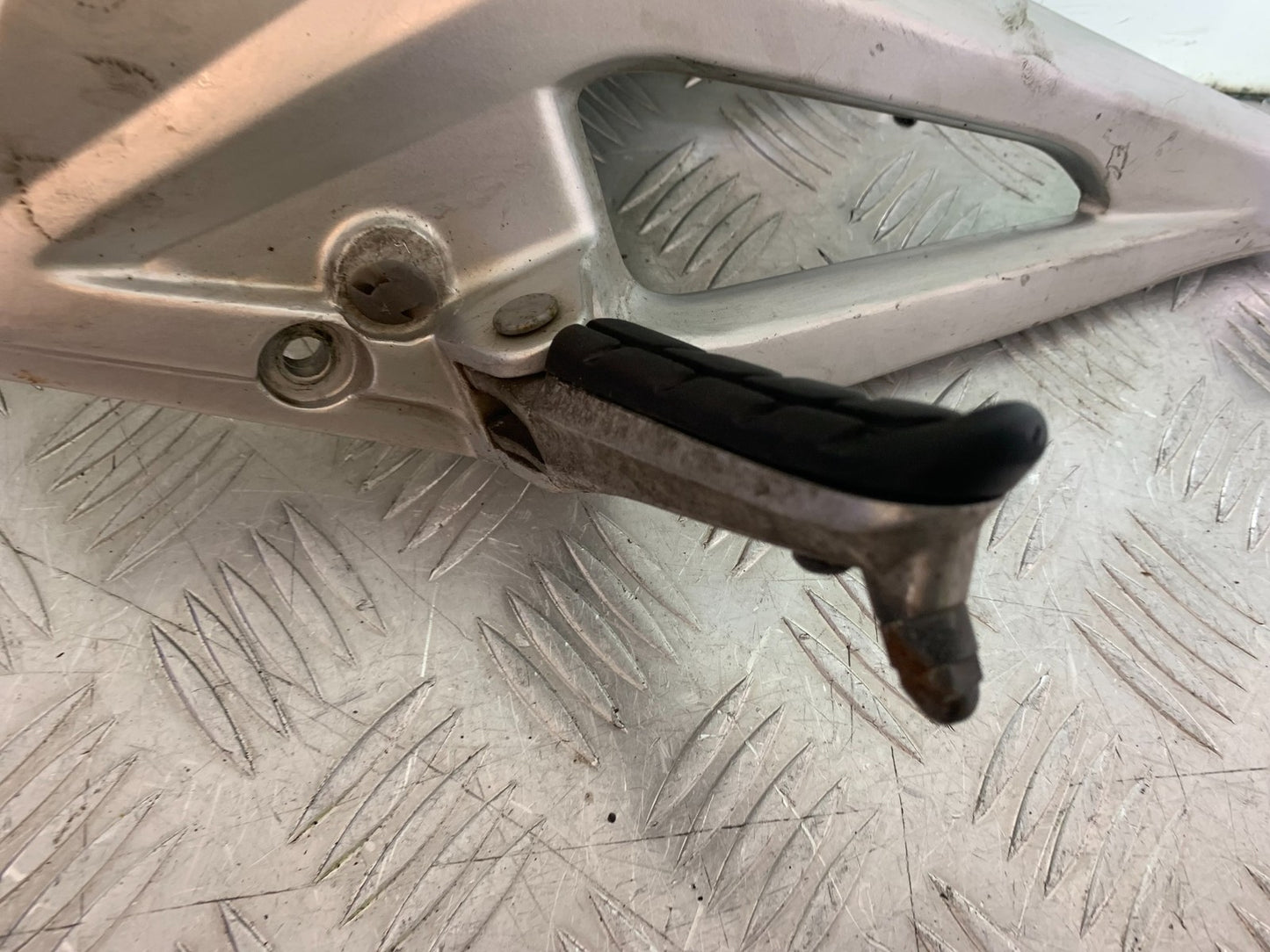 HONDA NC750 NC 750 X FRONT LEFT HANGER AND PEGS YEAR 2019 (CMB1223)