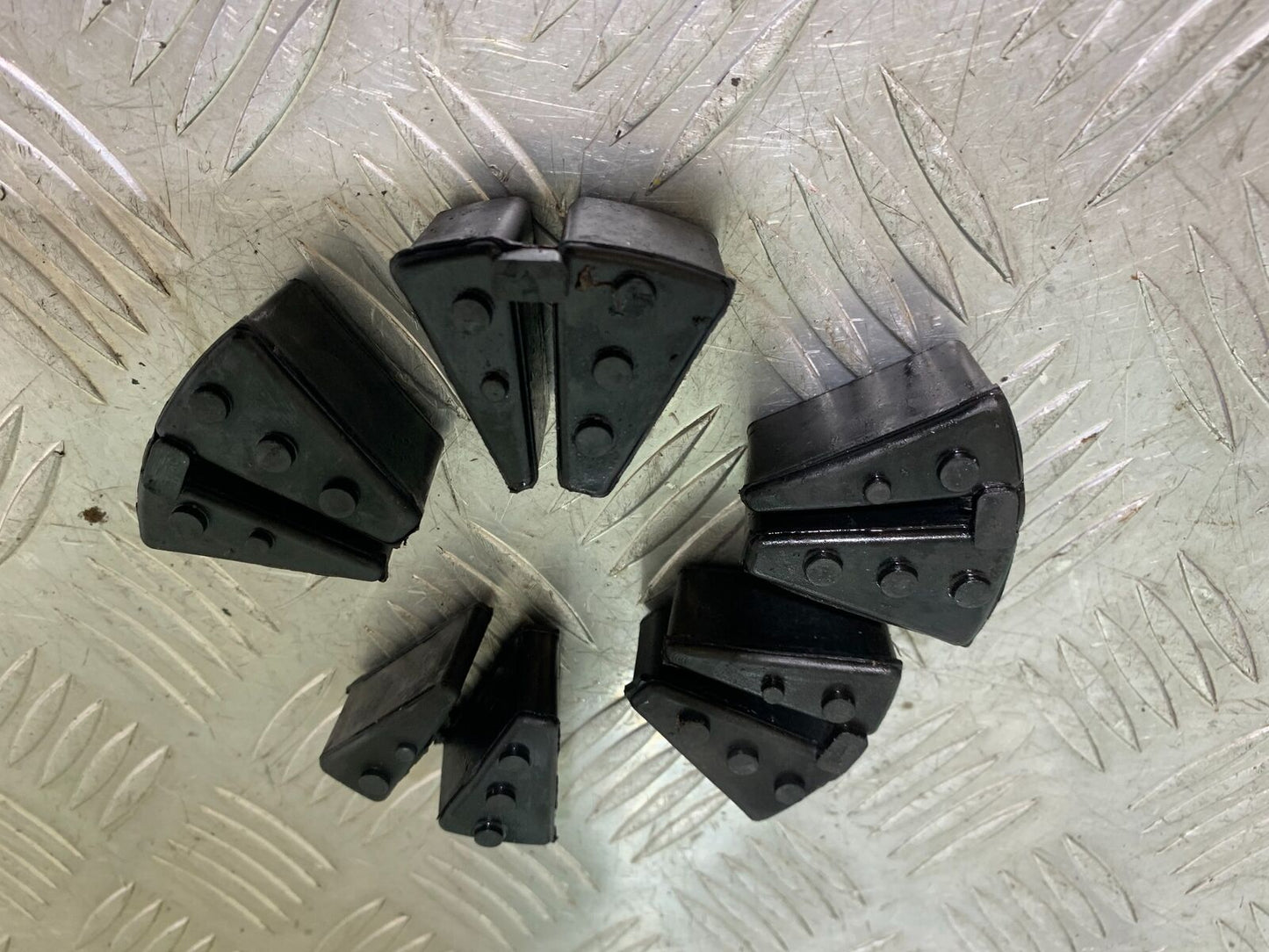 BENELLI BN125 BN 125 CUSH DRIVE RUBBERS  YEAR 2018-2021 (CMB1080)