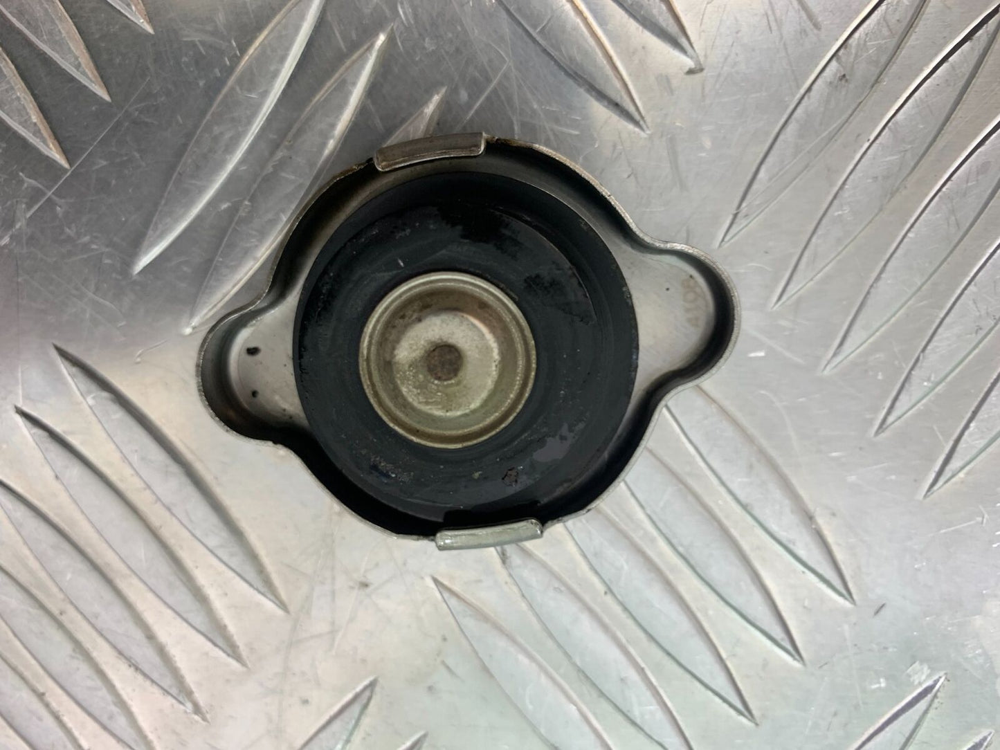 TRIUMPH TIGER 800 XC RADIATOR CAP   YEAR 2011-2014 (CMB1022)