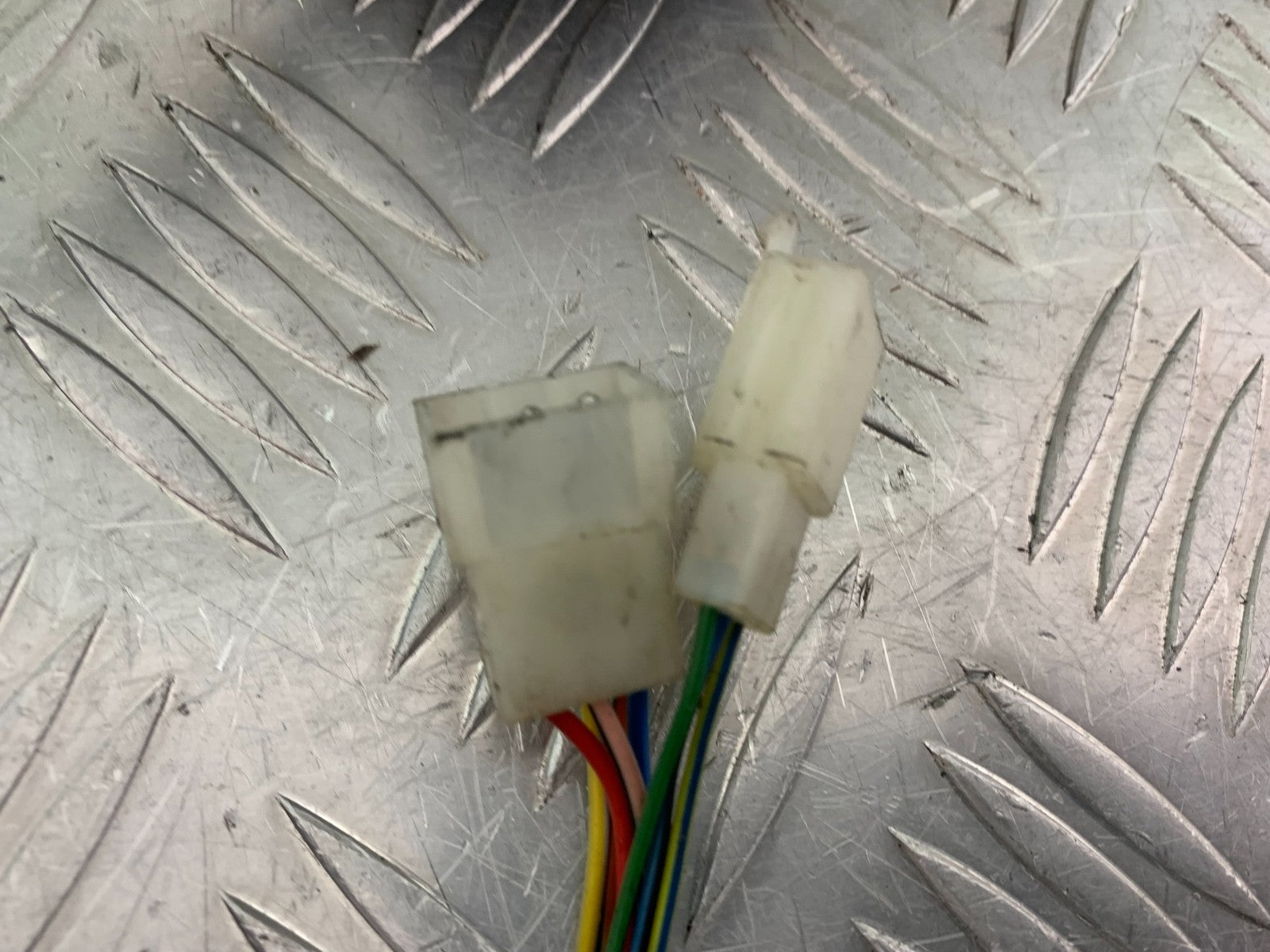 APRILIA SL750 SL 750 SHIVER RIGHT SWITCH GEAR  YEAR 2008-2016 (CMB1242)