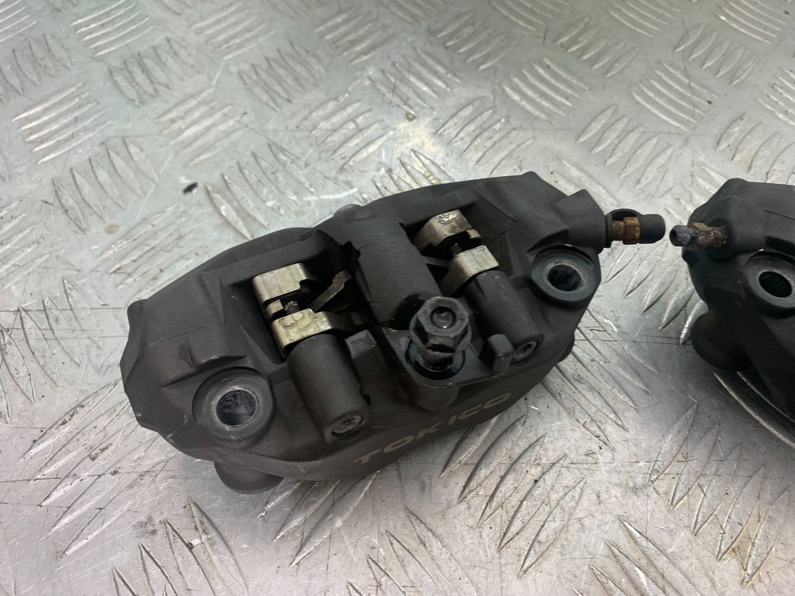 HONDA CBR1000 rr FIREBLADE FRONT BRAKE CALIPERS  YEAR 2006 (CMB1220)