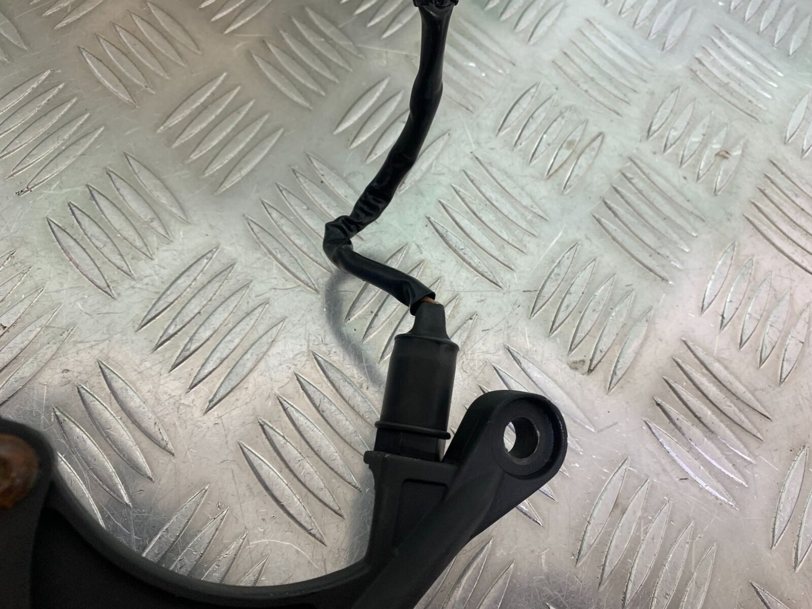 KAWASAKI ZX6R ZX6 R FRONT RIGHT HANGER  YEAR 2007 2008 (CMB1002)