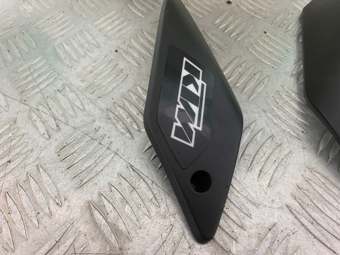 KTM 690 DUKE R LC4 LEFT AND RIGHT FAIRING COVER INFILL YEAR 2012-2015  (CMB1180)