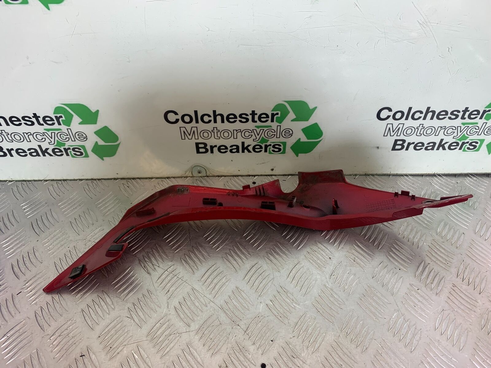 HONDA CBR650 F CBR 650F LEFT SEAT PANEL   YEAR 2014-17  (CMB1130)