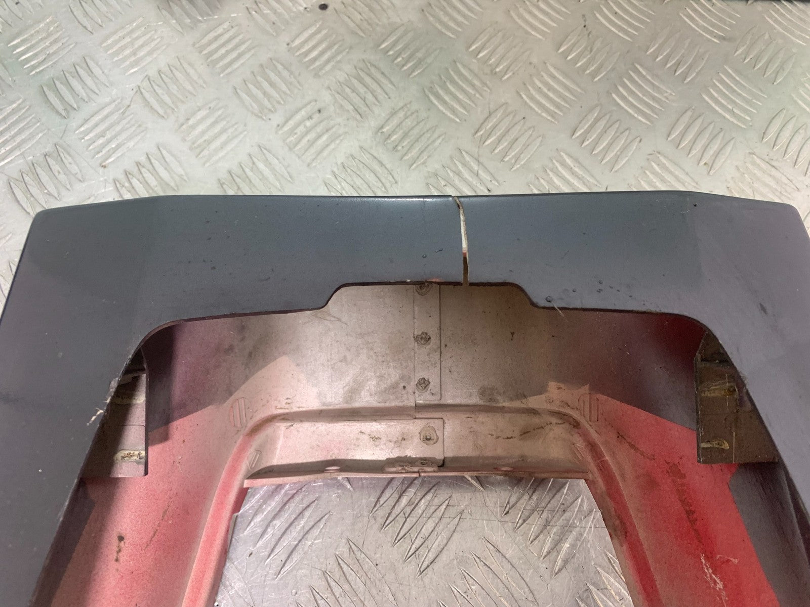 KAWASAKI GPZ600 GPZ 600 SEAT UNIT TAIL PIECE  YEAR 1988-90  (CMB1258)