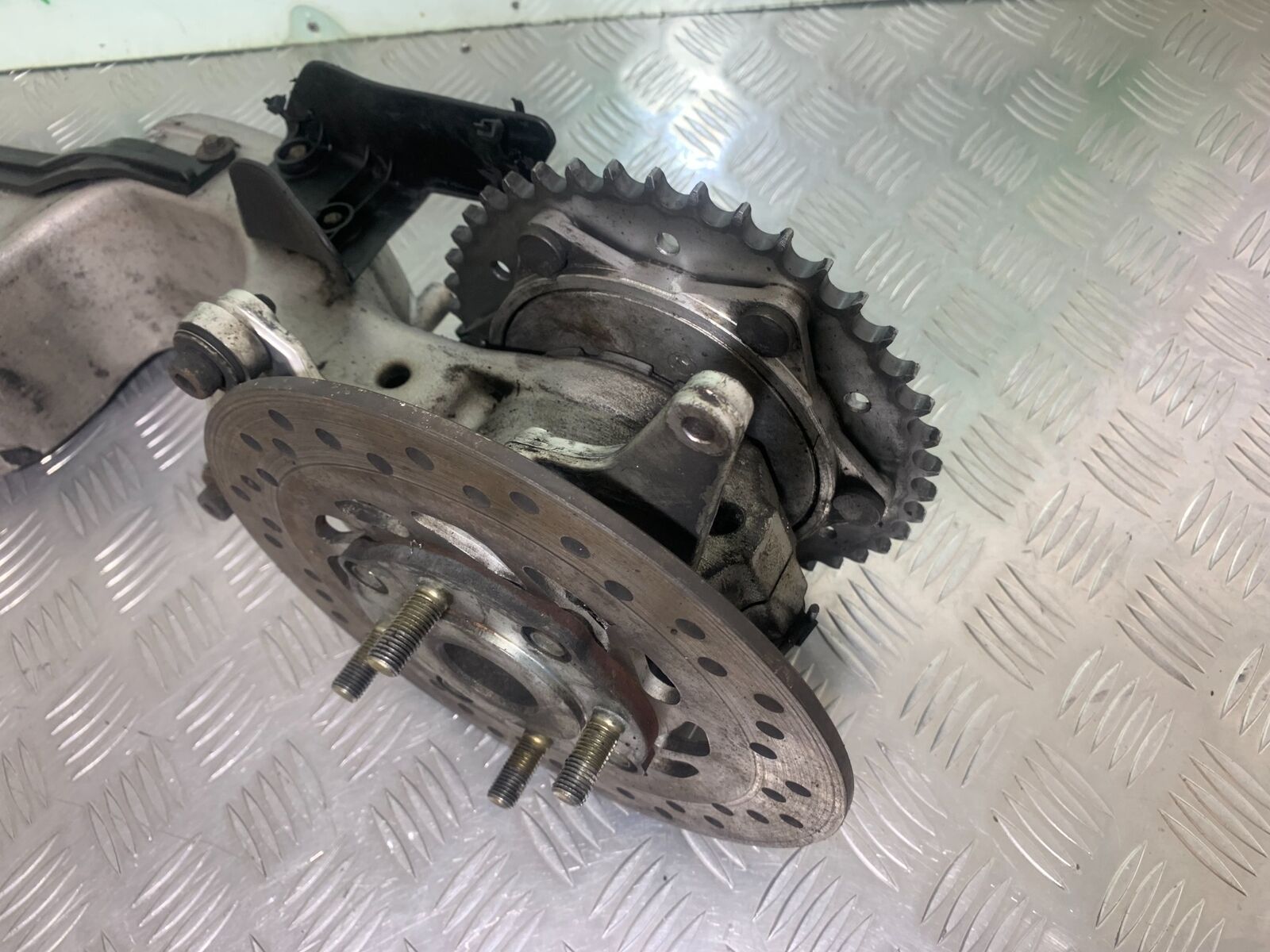 HONDA VFR800 VFR 800 V-TEC SWINGARM  YEAR 2002 -09 (CMB1012)