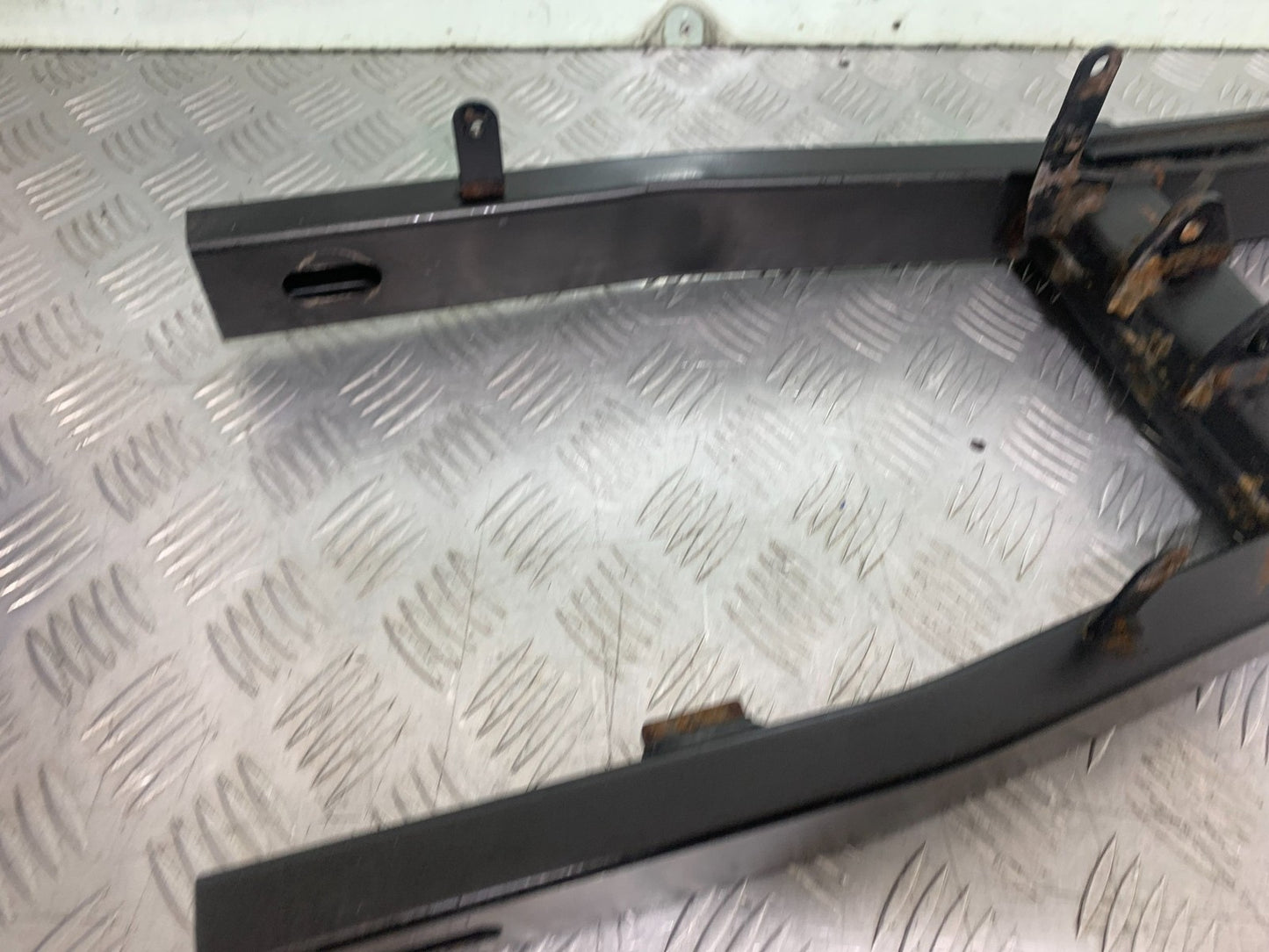 YAMAHA XJ6 XJ6-S SWINGARM  YEAR 2009-2015  (CMB1212)