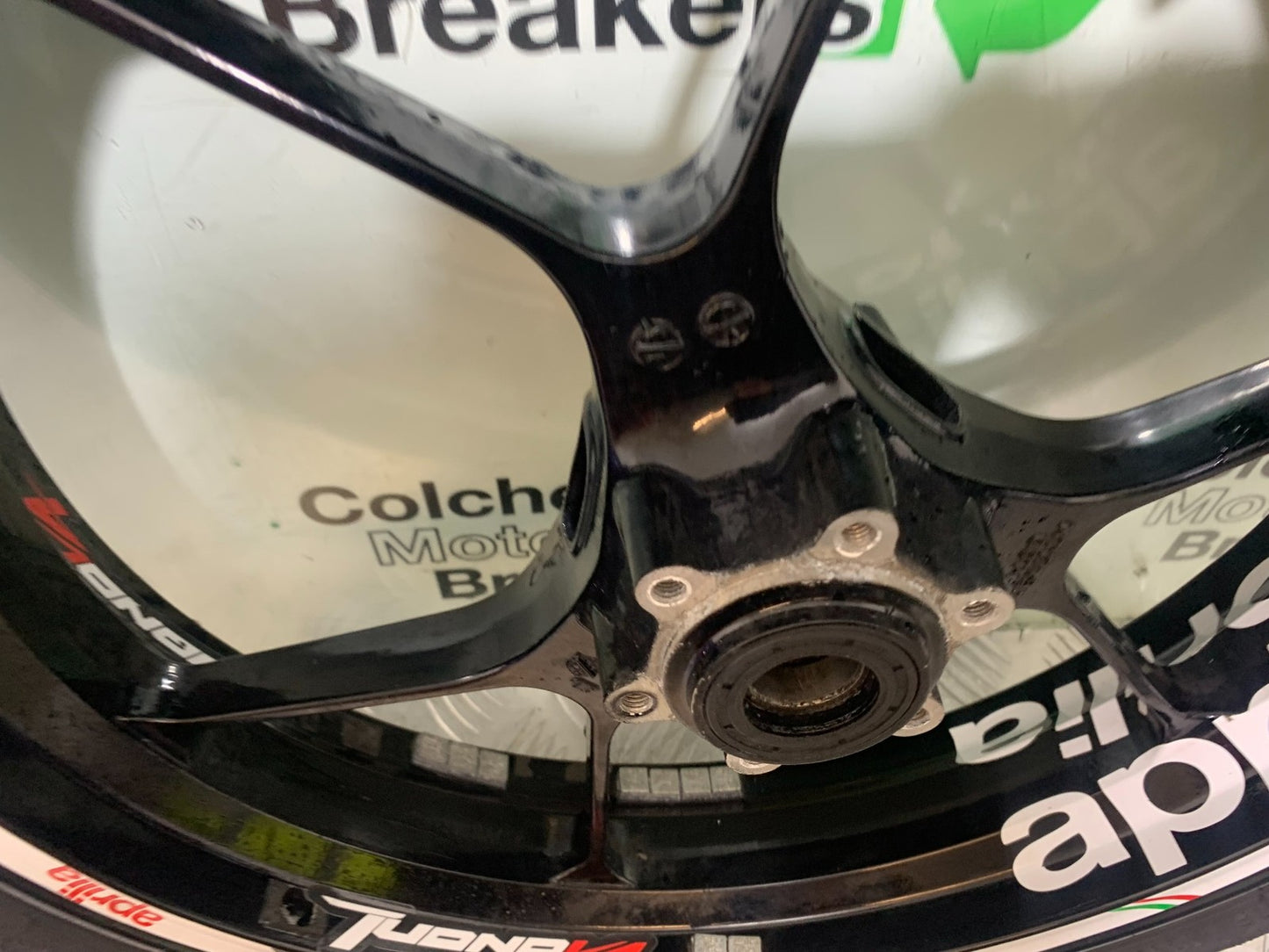 APRILIA TUONO 1000 V4 FRONT WHEEL  YEAR 2013-2014 (CMB1239)