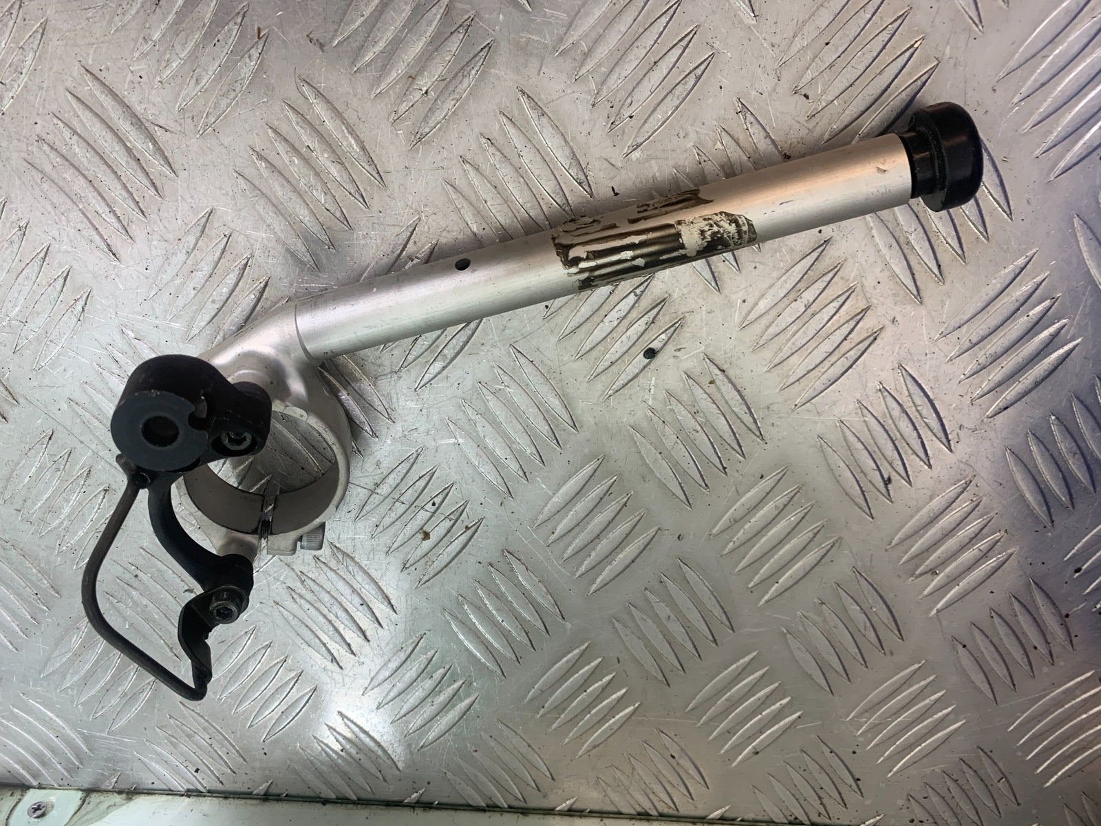YAMAHA YZF R1 LEFT HANDLEBAR  YEAR 2004-2006 (CMB1155)