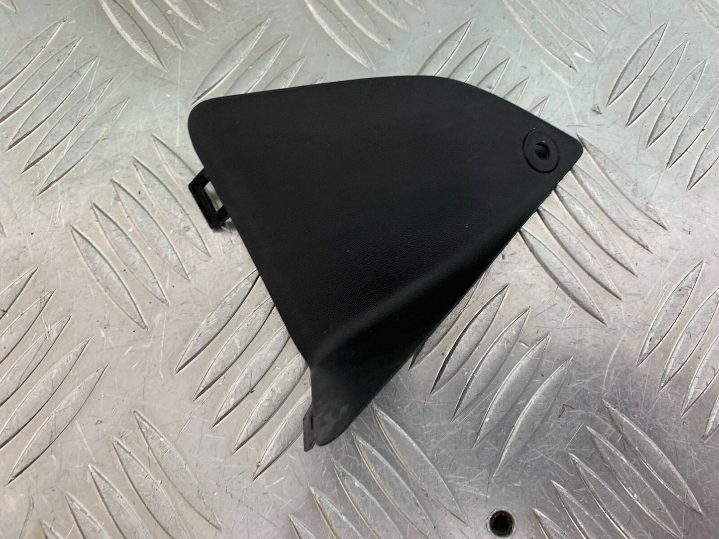 SUZUKI SV650 SV 650 TOP FAIRING INFILL PANEL   YEAR 2003-2006 (CMB1024)
