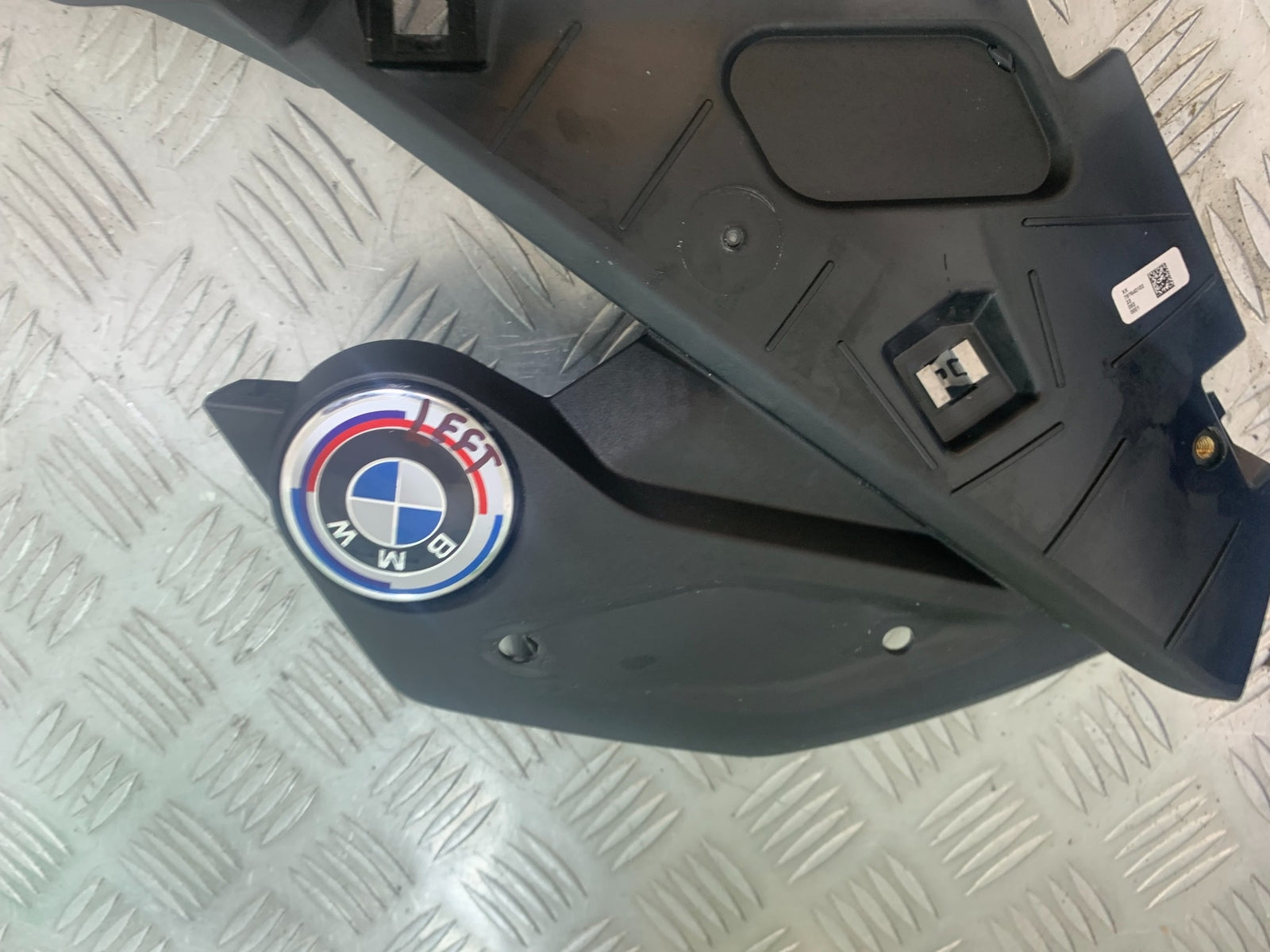 BMW M1000 R LEFT FAIRING PANEL  YEAR 2023-2024 (CMB1140)