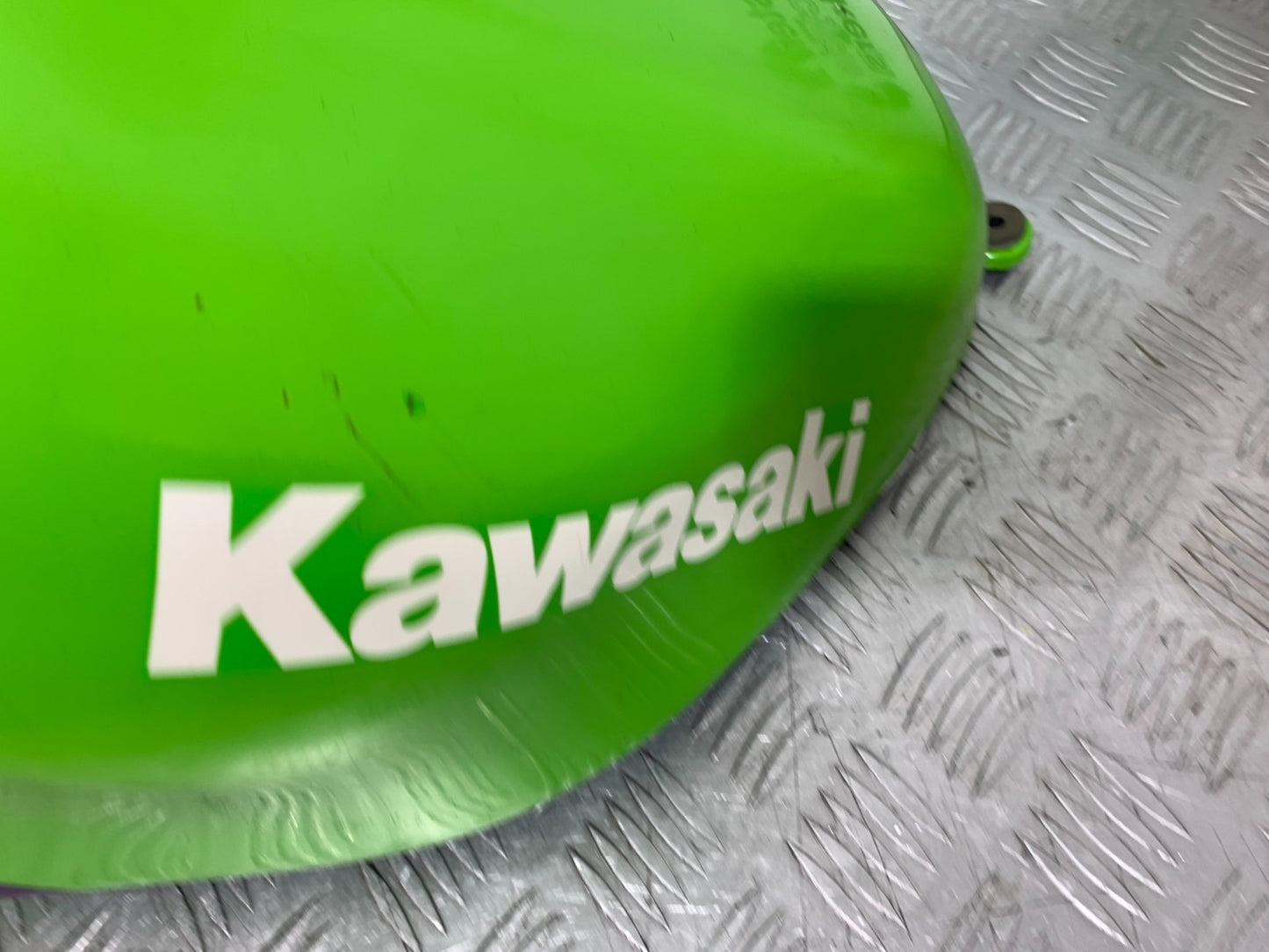 KAWASAKI ZX9R ZX9 R PETROL TANK YEAR 1998-1999 (CMB1329)