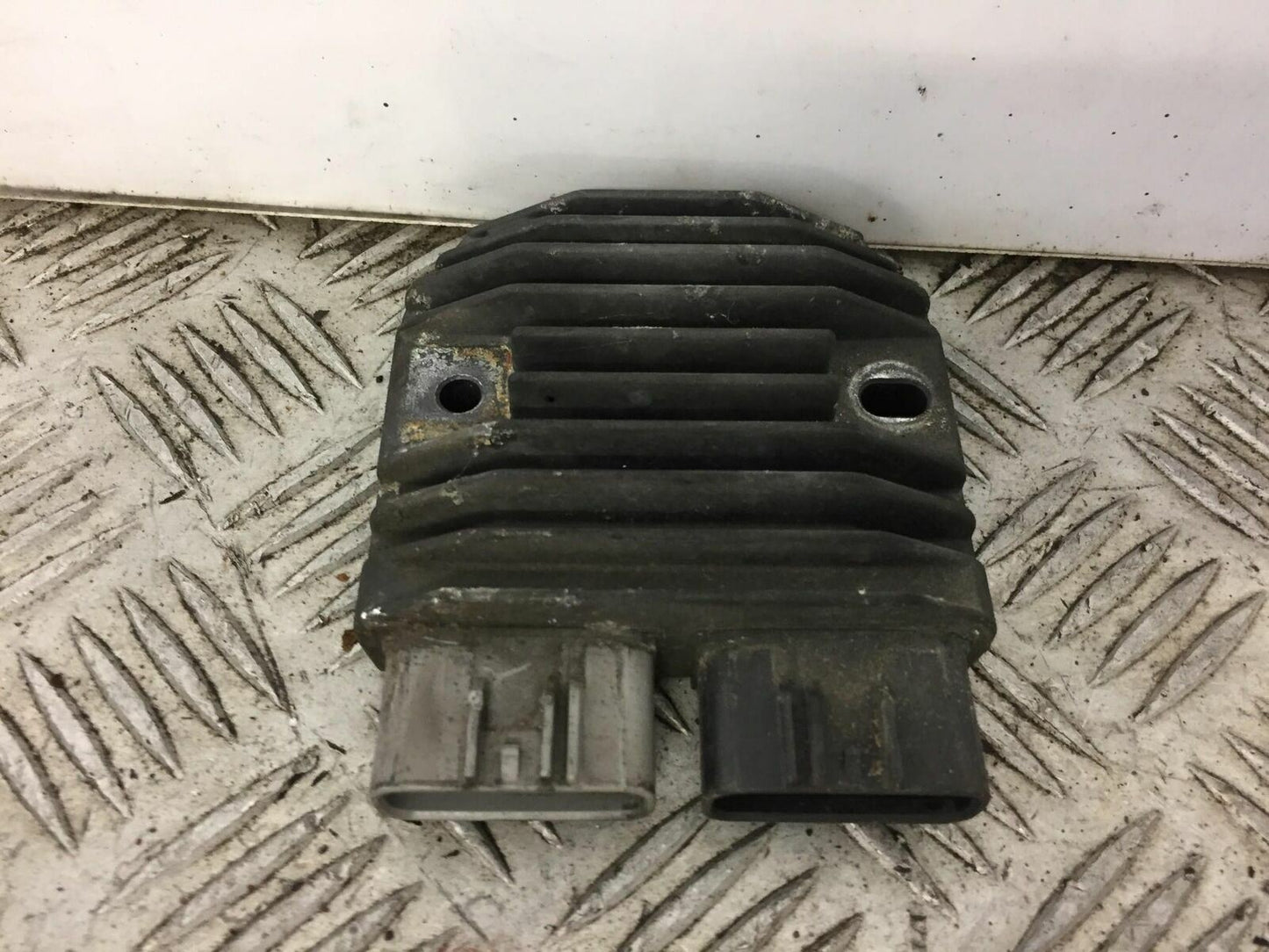 YAMAHA FJR1300 FJR 1300 REGULATOR   YEAR 2002