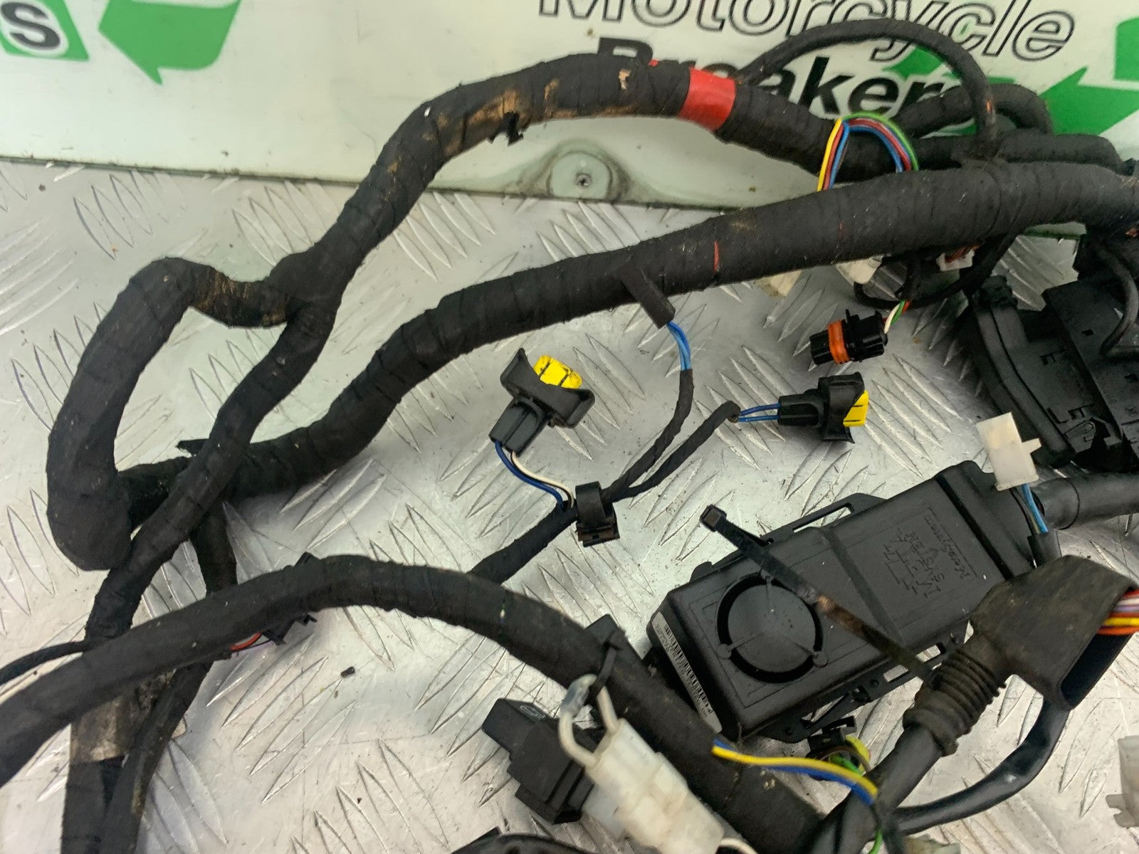 APRILIA RSV1000 R FACTORY WIRING LOOM (ALARM FITTED)  2004-09 (CMB1203)