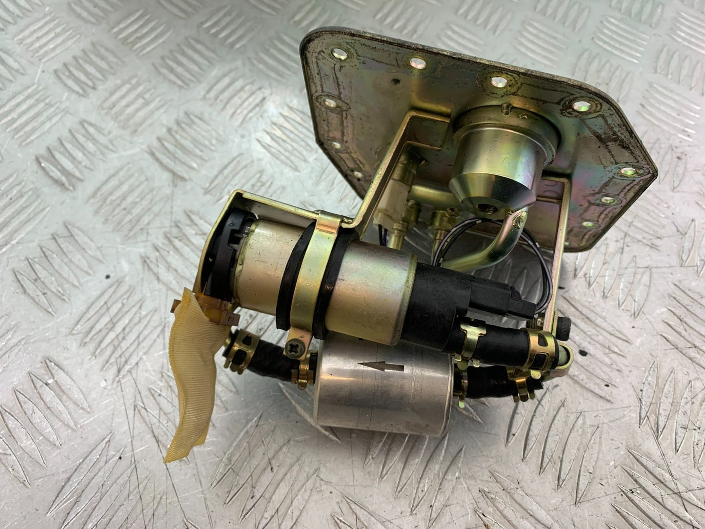 TRIUMPH 955i DAYTONA PETROL PUMP  YEAR 2002-2006 (CMB1229)