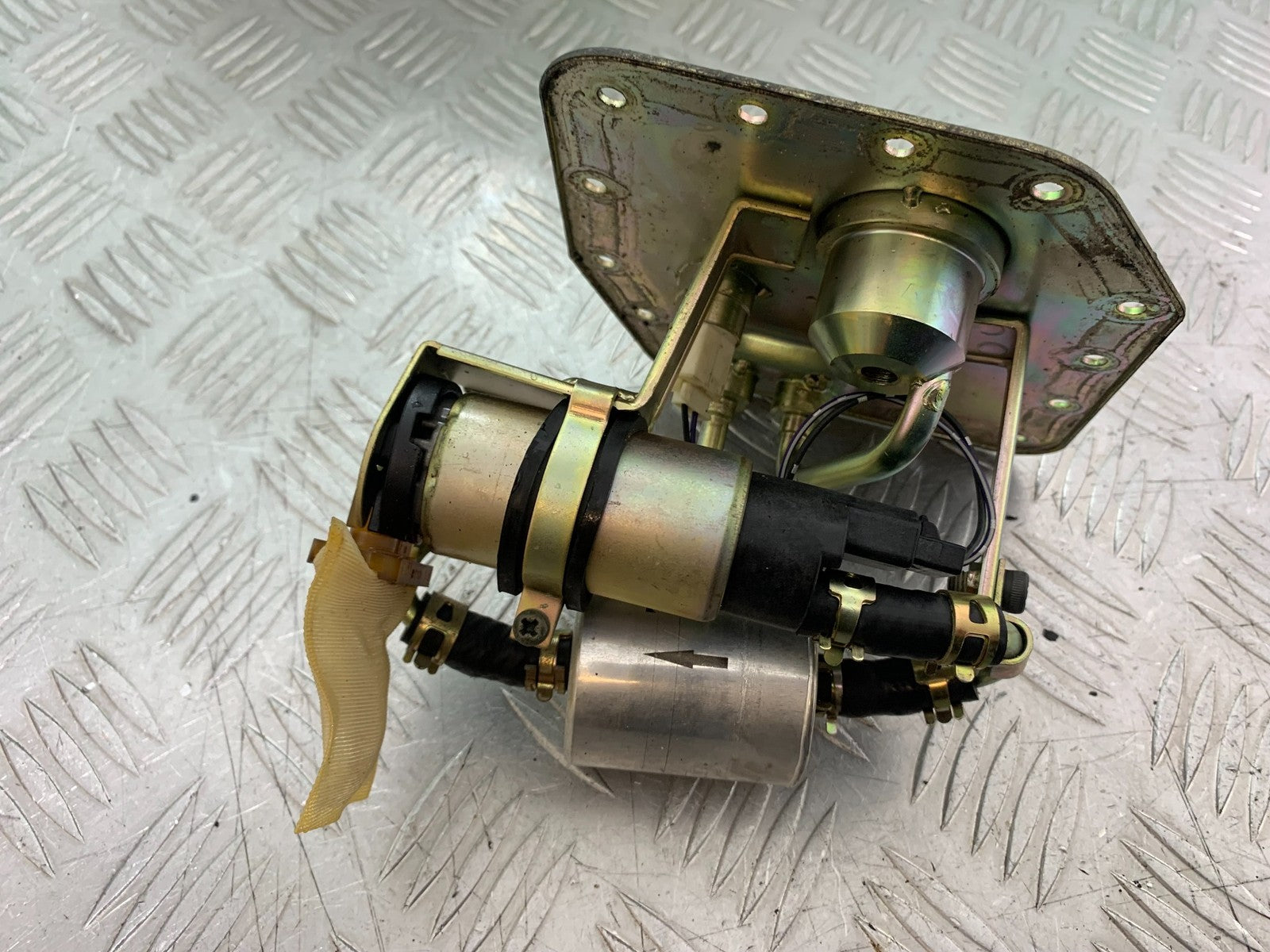TRIUMPH 955i DAYTONA PETROL PUMP  YEAR 2002-2006 (CMB1229)