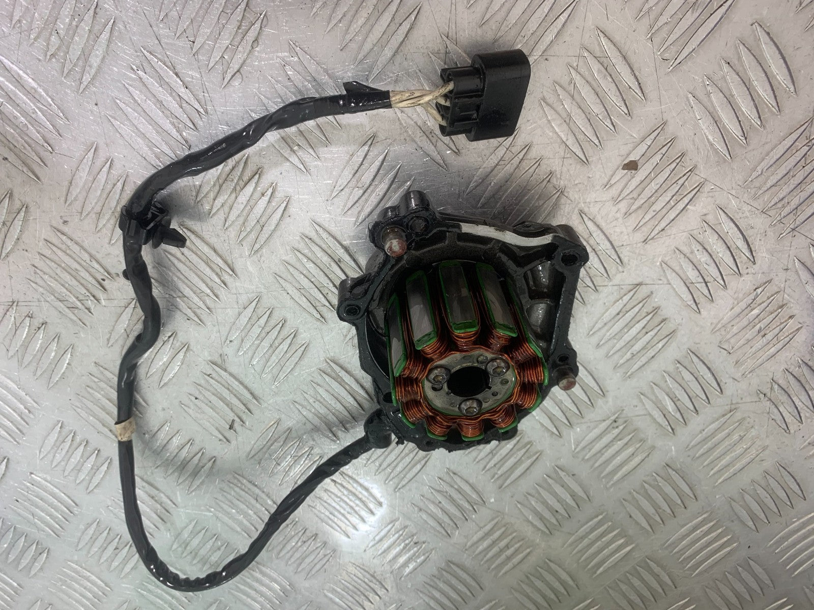 YAMAHA YZF R1 4C8 GENERATOR (GENUINE YAMAHA )  YEAR 2007-2008 (CMB1237)