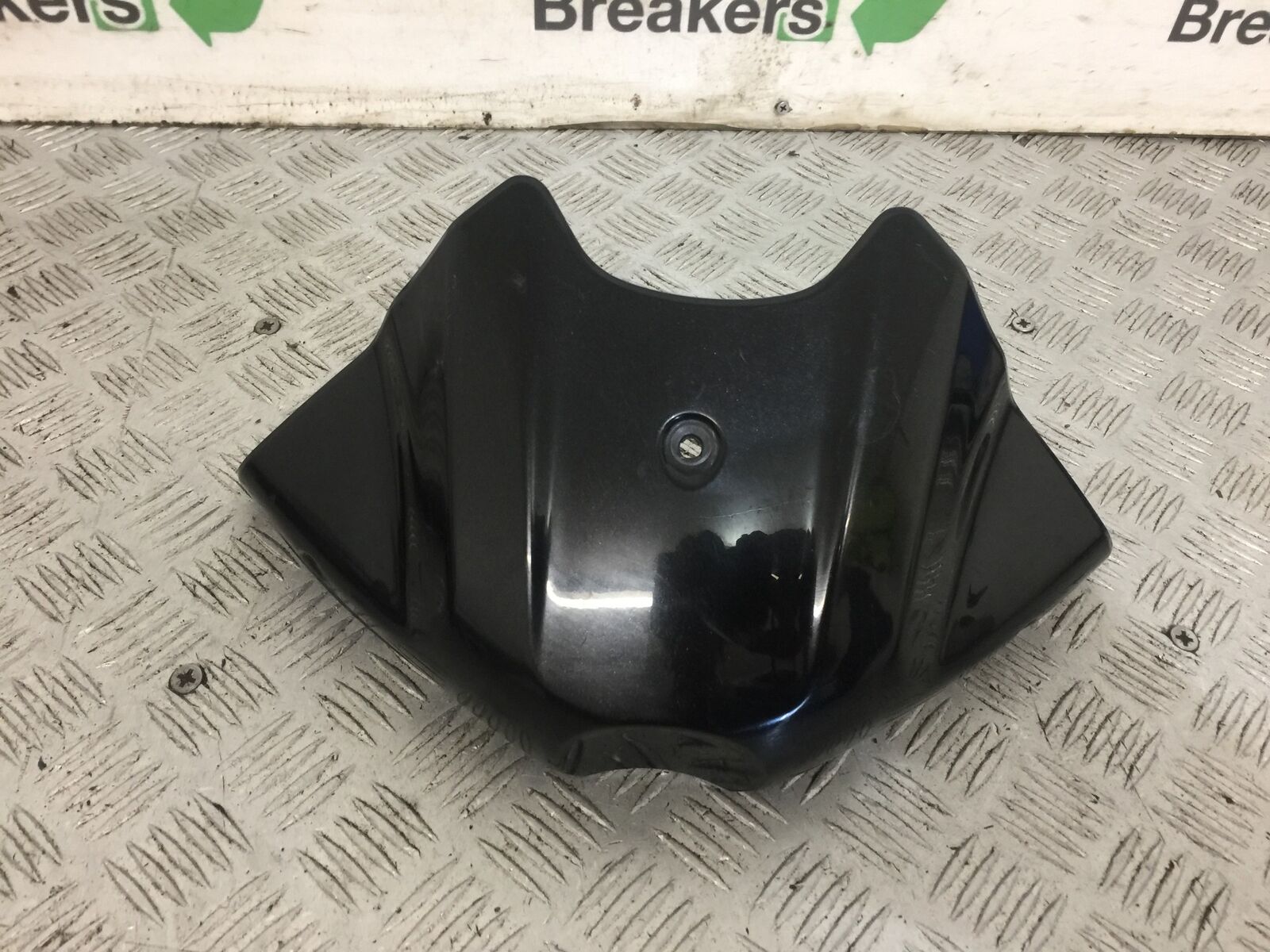 TRIUMPH 1050 SPEED TRIPLE TANK COWL  YEAR 2012-2015 (STOCK 752)
