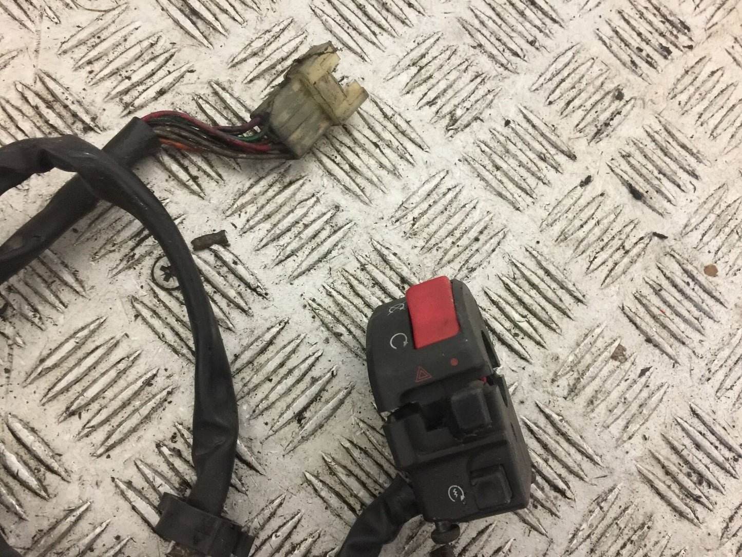 KAWASAKI GTR1400 GTR 1400 RIGHT SWITCH GEAR   YEAR 2010 (STOCK 716)