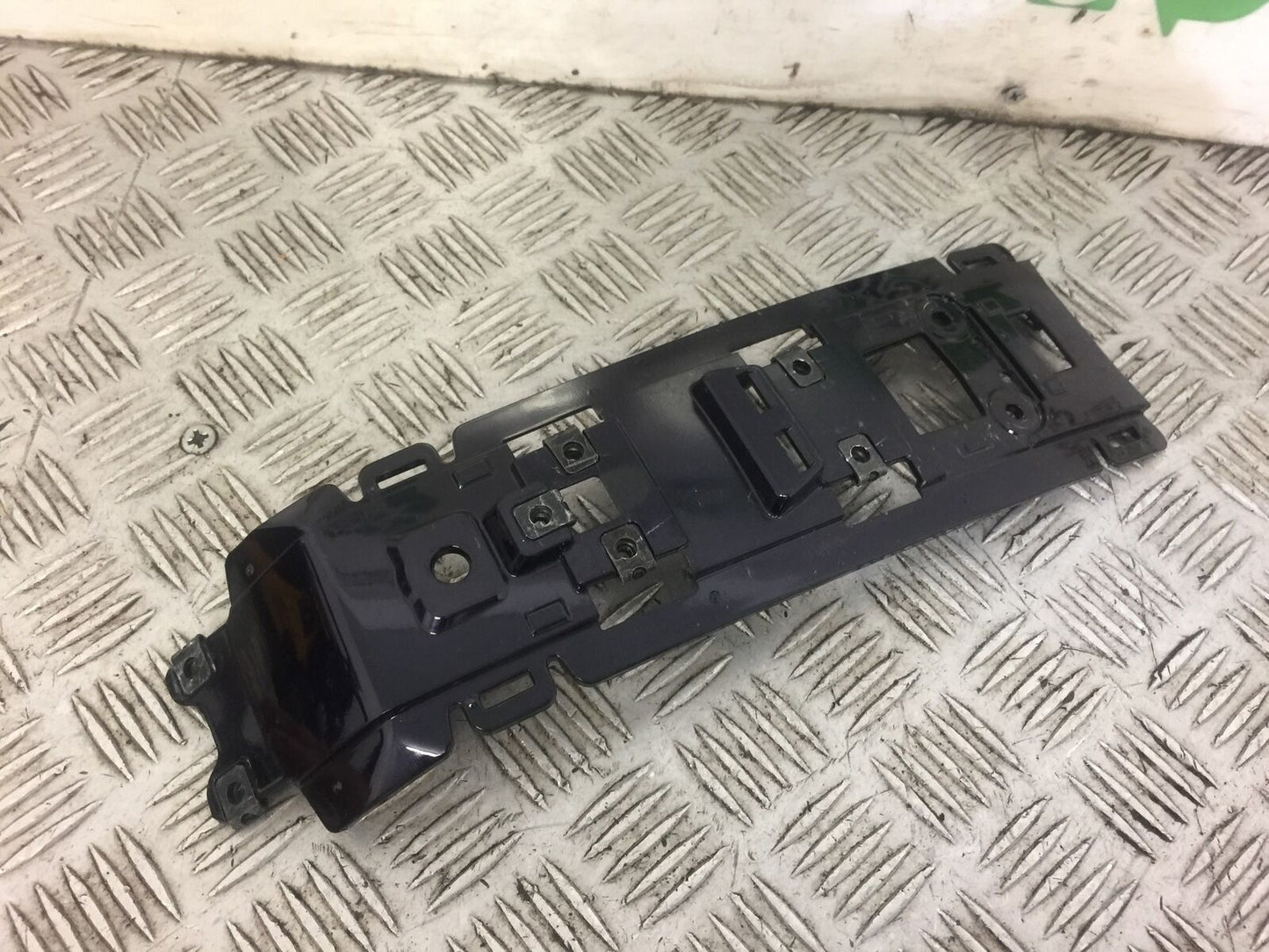 YAMAHA MT07 MT-07 UNDERTRAY  YEAR 2014 (STOCK 467)