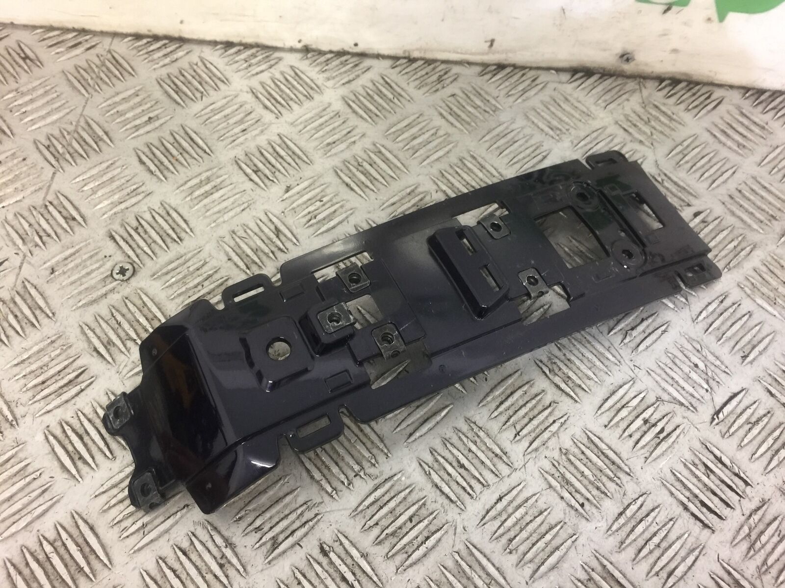 YAMAHA MT07 MT-07 UNDERTRAY  YEAR 2014 (STOCK 467)