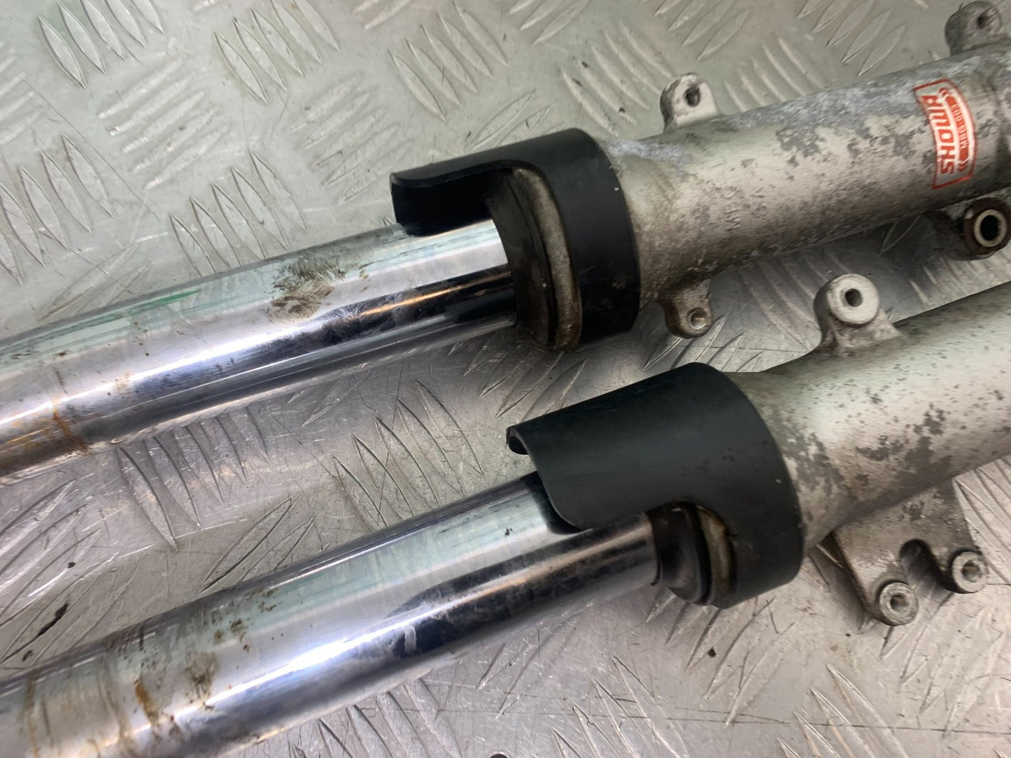 HONDA VFR800 PRE V-TEC FORKS (BENT)  YEAR 1998-2001 (CMB1233)
