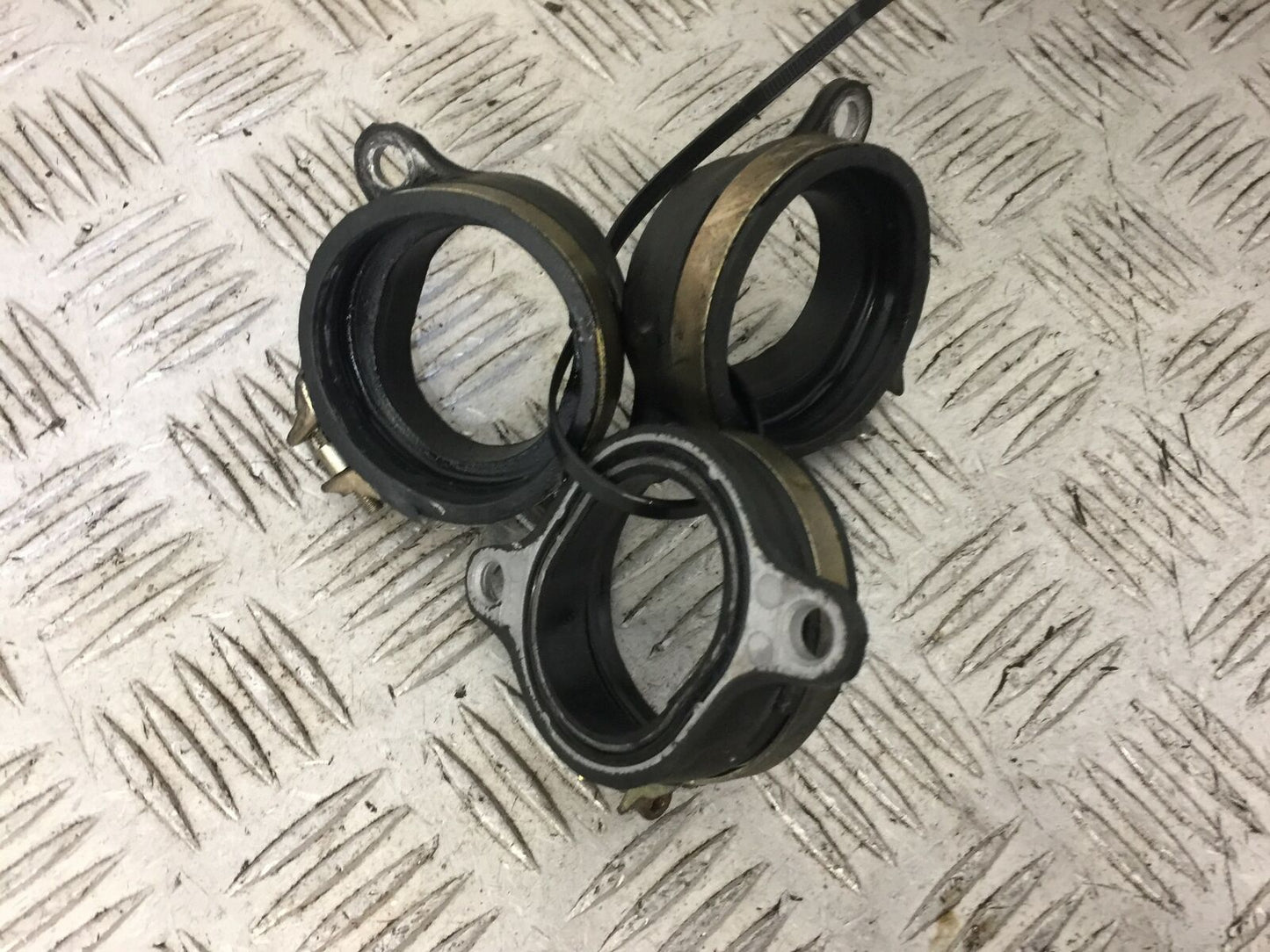 TRIUMPH 1050 SPRINT CARB RUBBERS YEAR 2010 (STOCK 676)