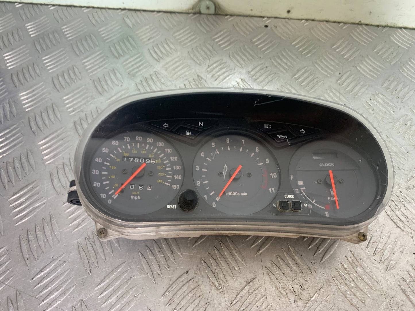 YAMAHA XJ900 XJ 900 DIVERSION CLOCKS SPEEDO DASH  YEAR 1994-2002 (CMB1292)