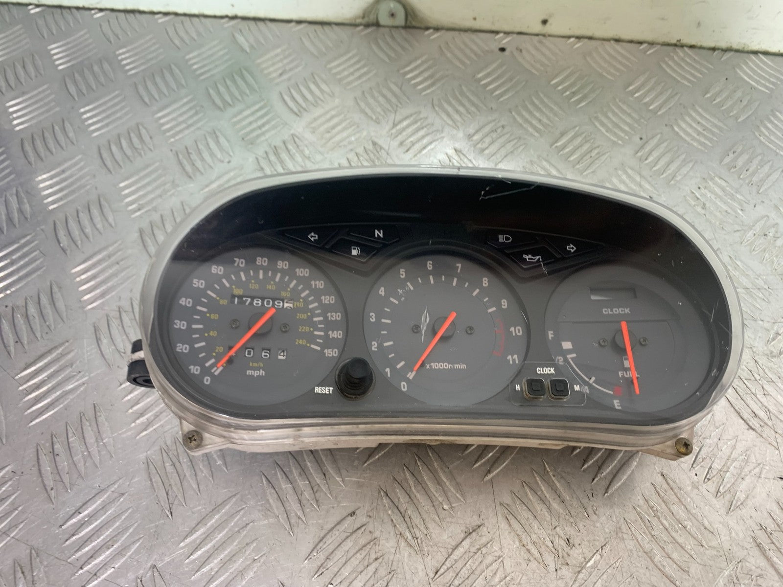 YAMAHA XJ900 XJ 900 DIVERSION CLOCKS SPEEDO DASH  YEAR 1994-2002 (CMB1292)