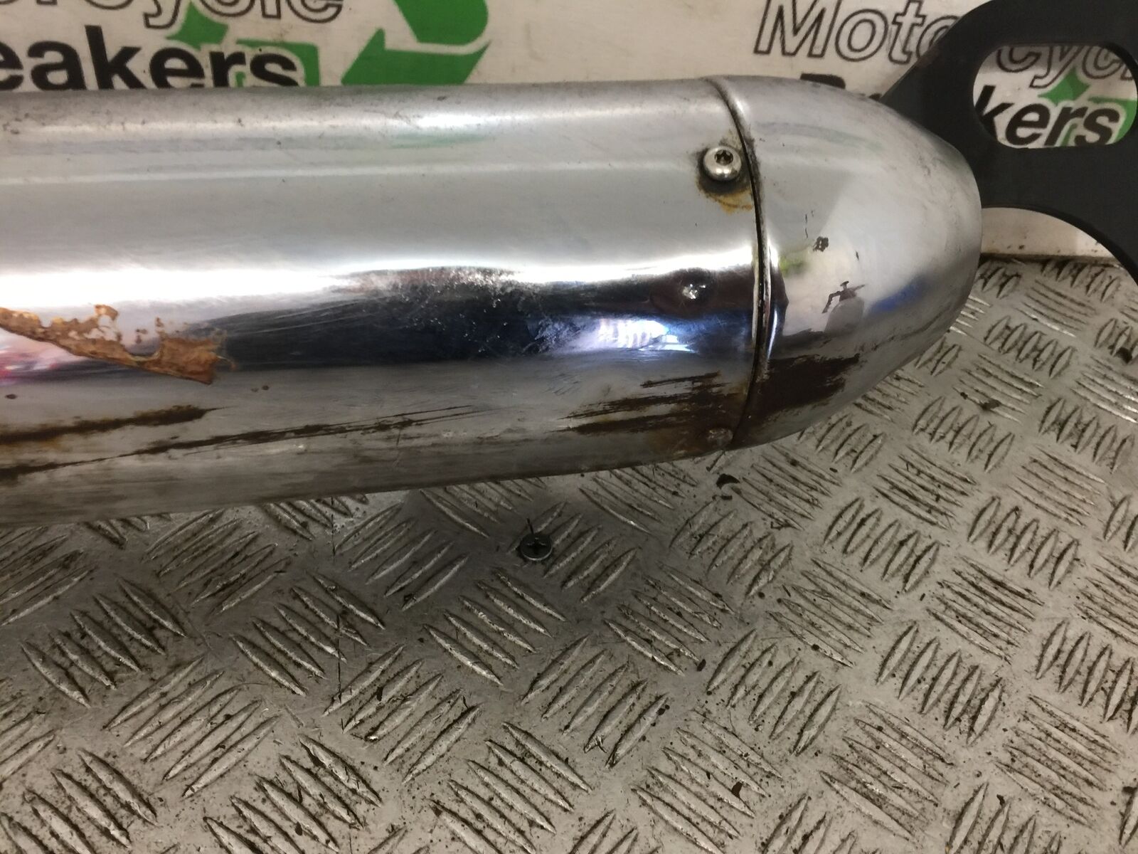 VICTORY V92 C RIGHT SILENCER   YEAR 2004 (STOCK 765)