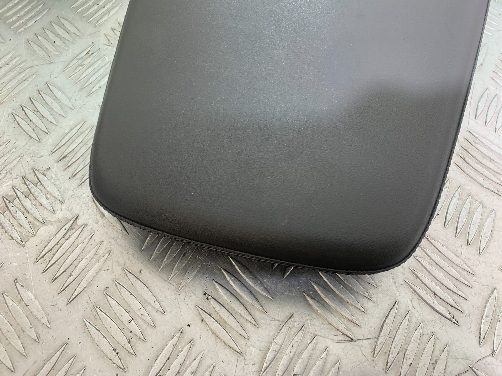 TRIUMPH TIGER 800 REAR SEAT  YEAR 2011-2014 (CMB1113)