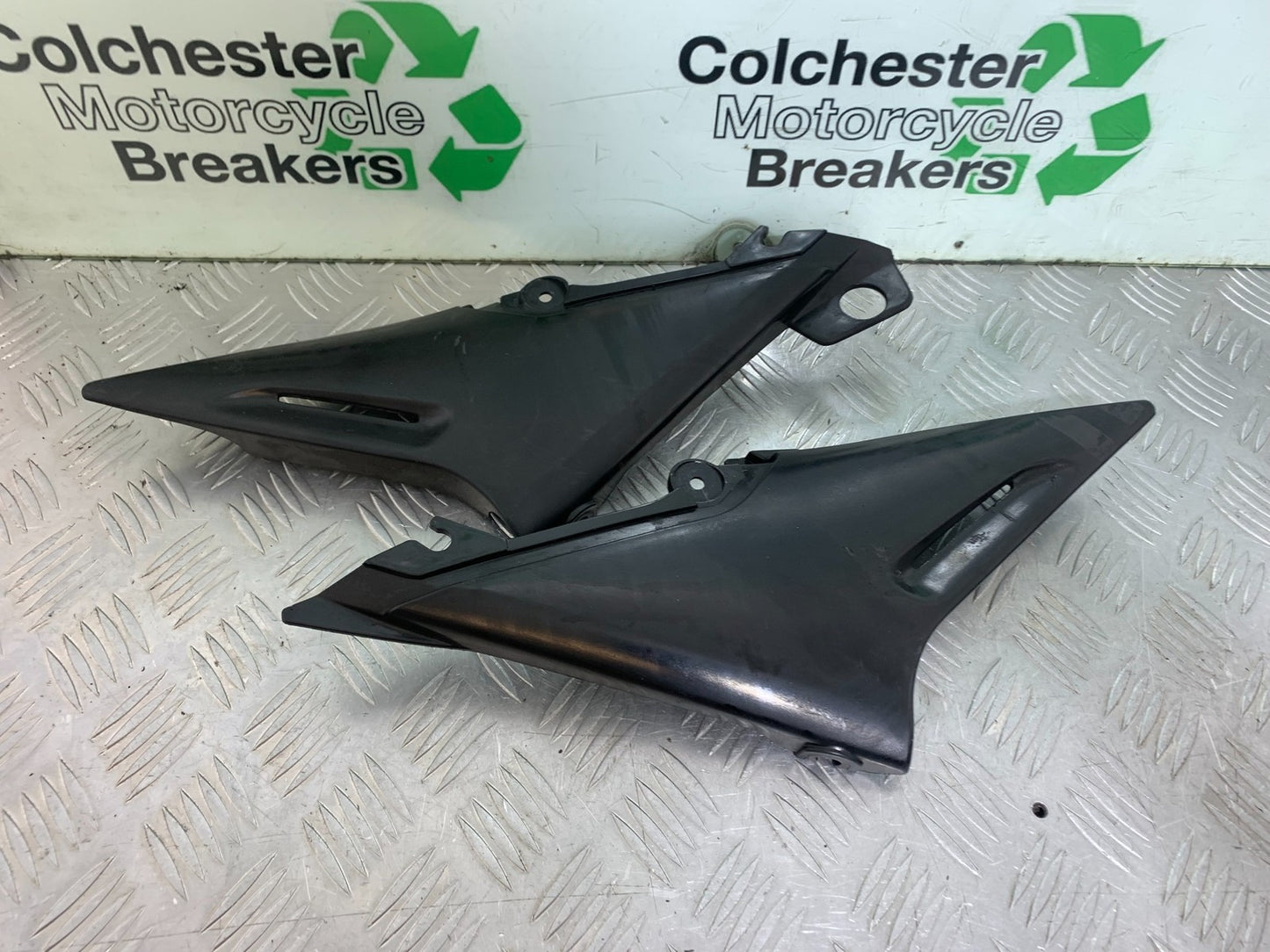 YAMAHA XJ600 XJ 600 DIVERSION LEFT & RIGHT SIDE INFILLS  1998-2000 (CMB1191)