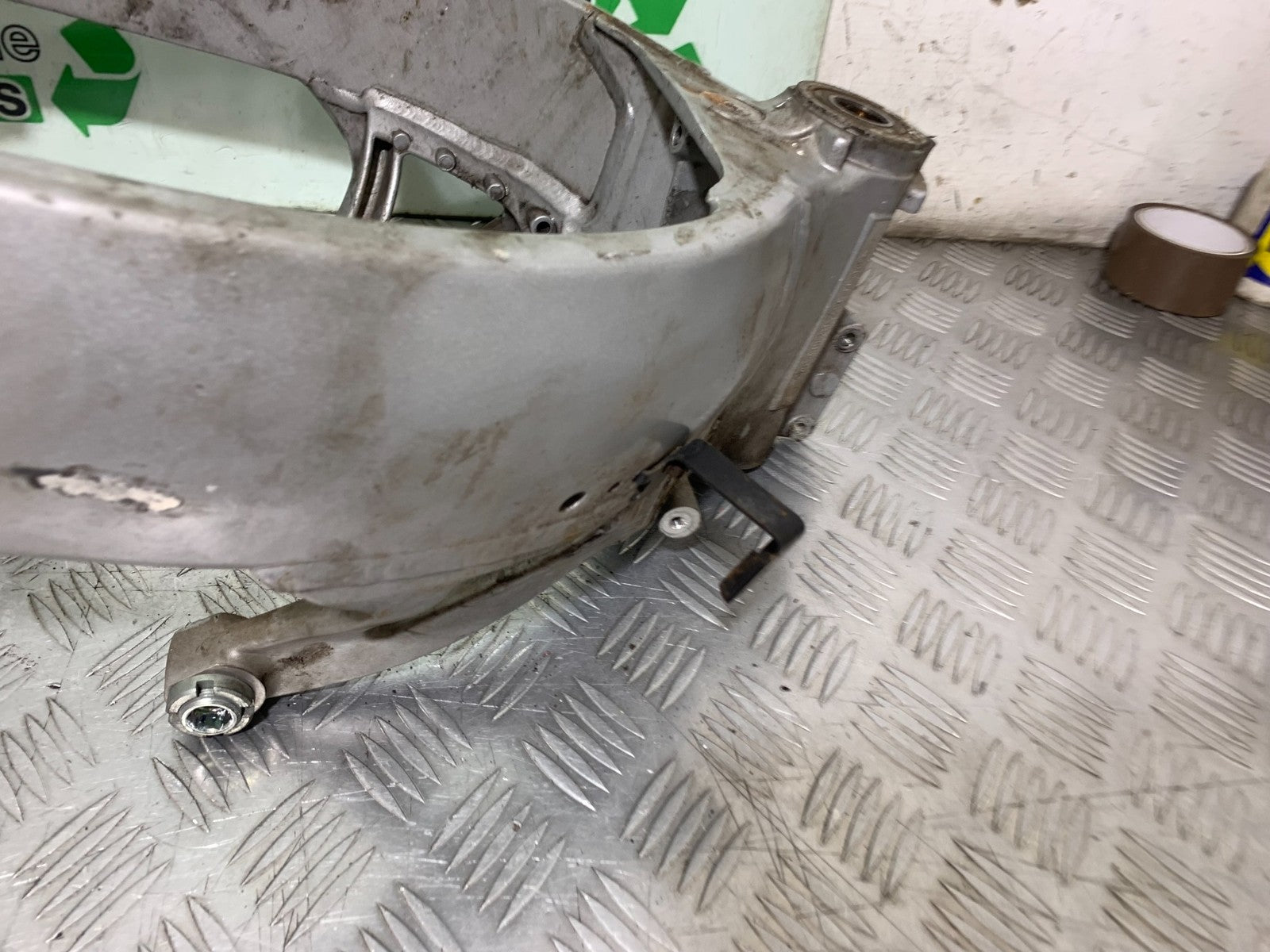TRIUMPH 955I SPRINT RS FRAME REG LOG BOOK  YEAR 2004 (CMB1313)