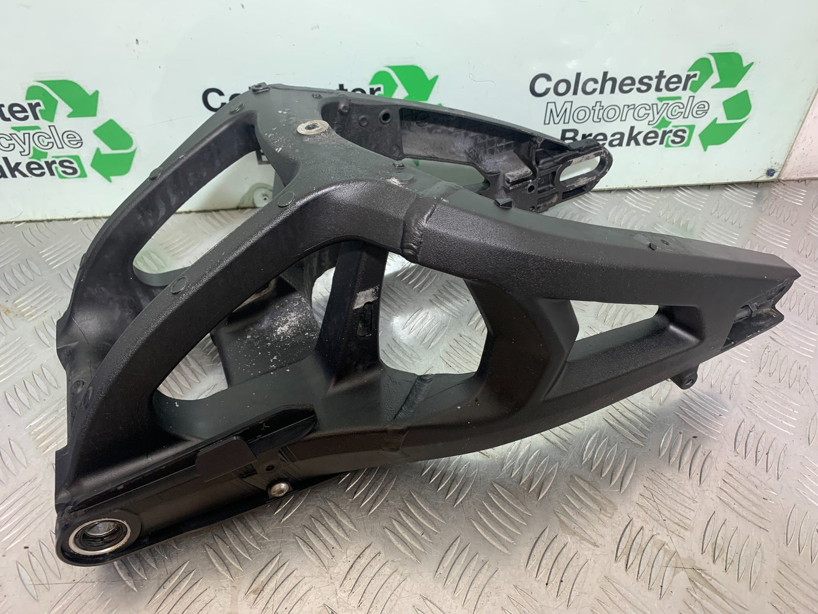 KAWASAKI ZX10R ZX 10R SWINGARM   YEAR 2011-2015 (CMB1154)