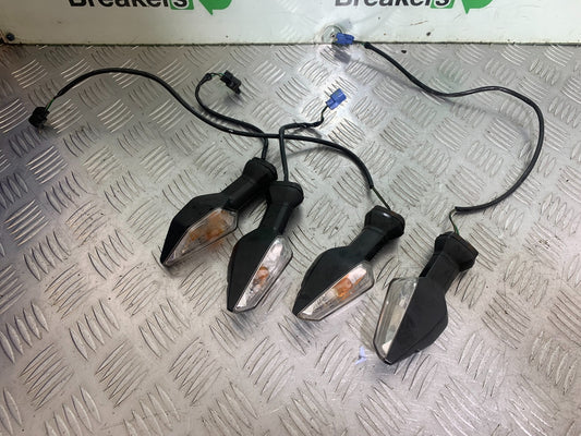 KAWASAKI Z650 ER650 KNFAN FRONT AND REAR INDICATORS  YEAR 2022-2024 (CMB1112)