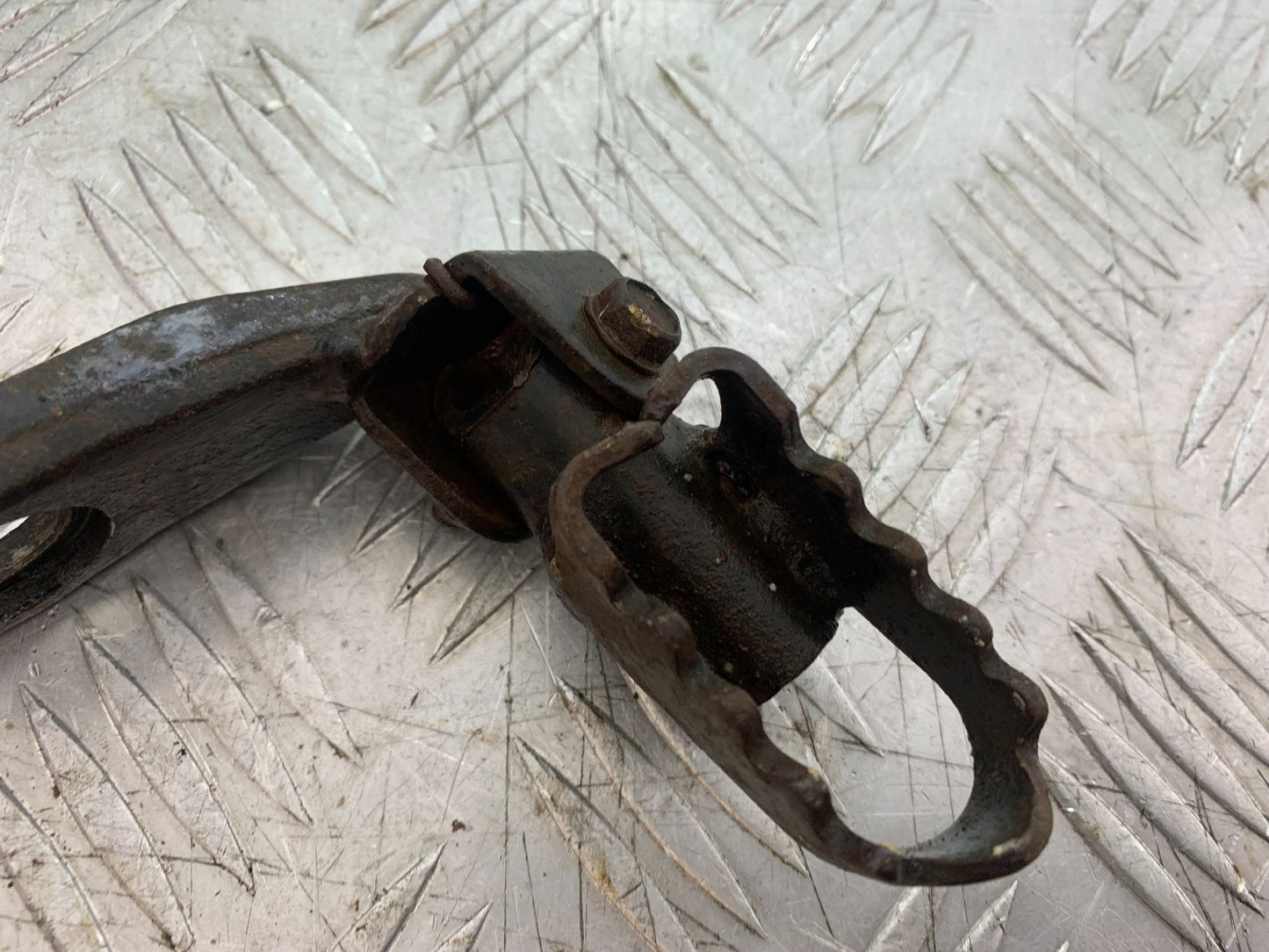 KAWASAKI KLR250 KLR 250 FRONT RIGHT FOOTPEG  YEAR 1984-2001 (CMB1225)