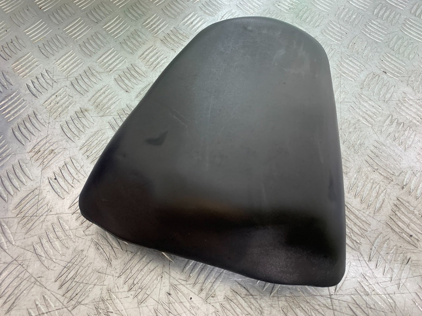 HONDA CB500 F CB500F REAR SEAT   YEAR 2013-2015  (CMB1235)