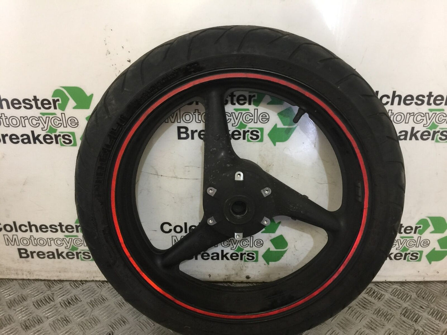 HONDA CBR929 FIREBLADE FRONT WHEEL  YEAR 2000-01  (STOCK 683)