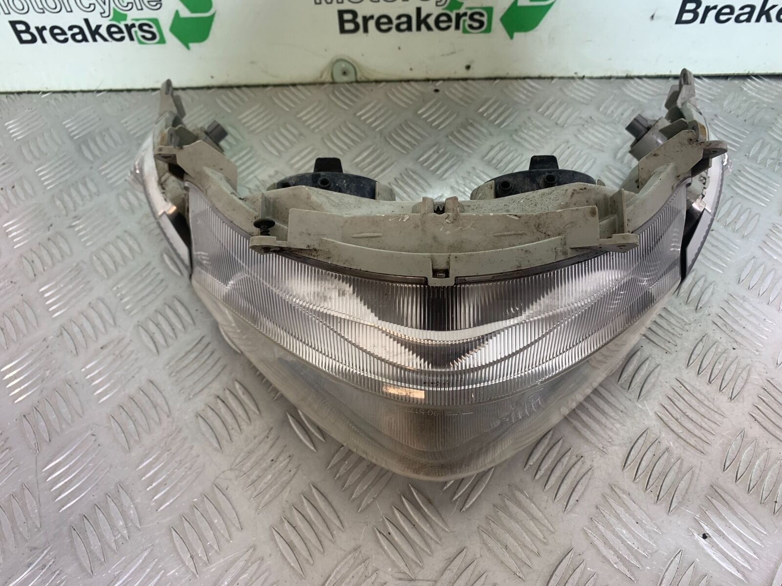 SUZUKI AN 200 UN 200 BURGMAN HEADLIGHT  YEAR 2007-09 (CMB1128)