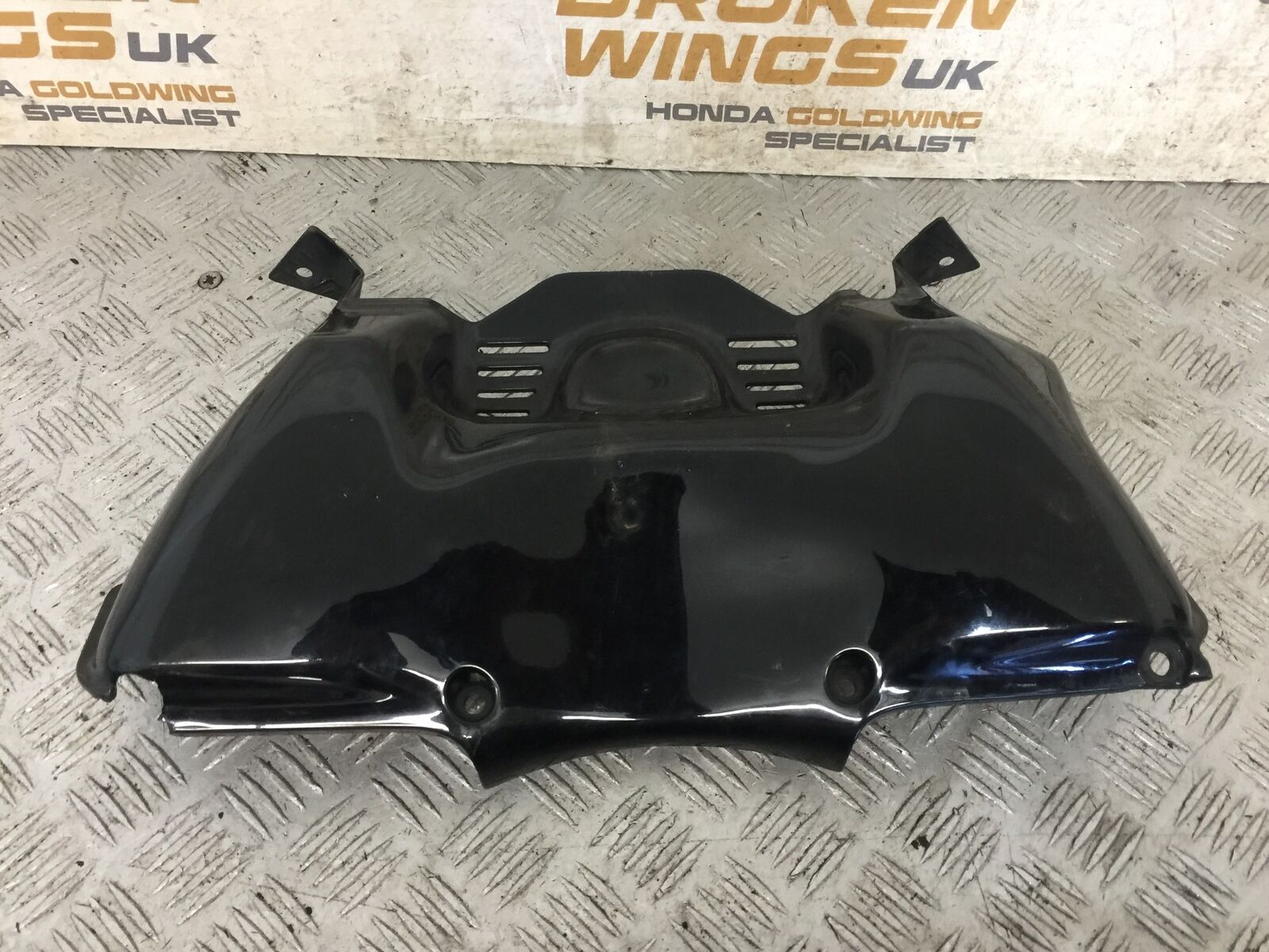 HONDA GL1800 GL 1800 FRONT CENTER FAIRING PANEL  YEAR 2004-10 ABS (STOCK 890)