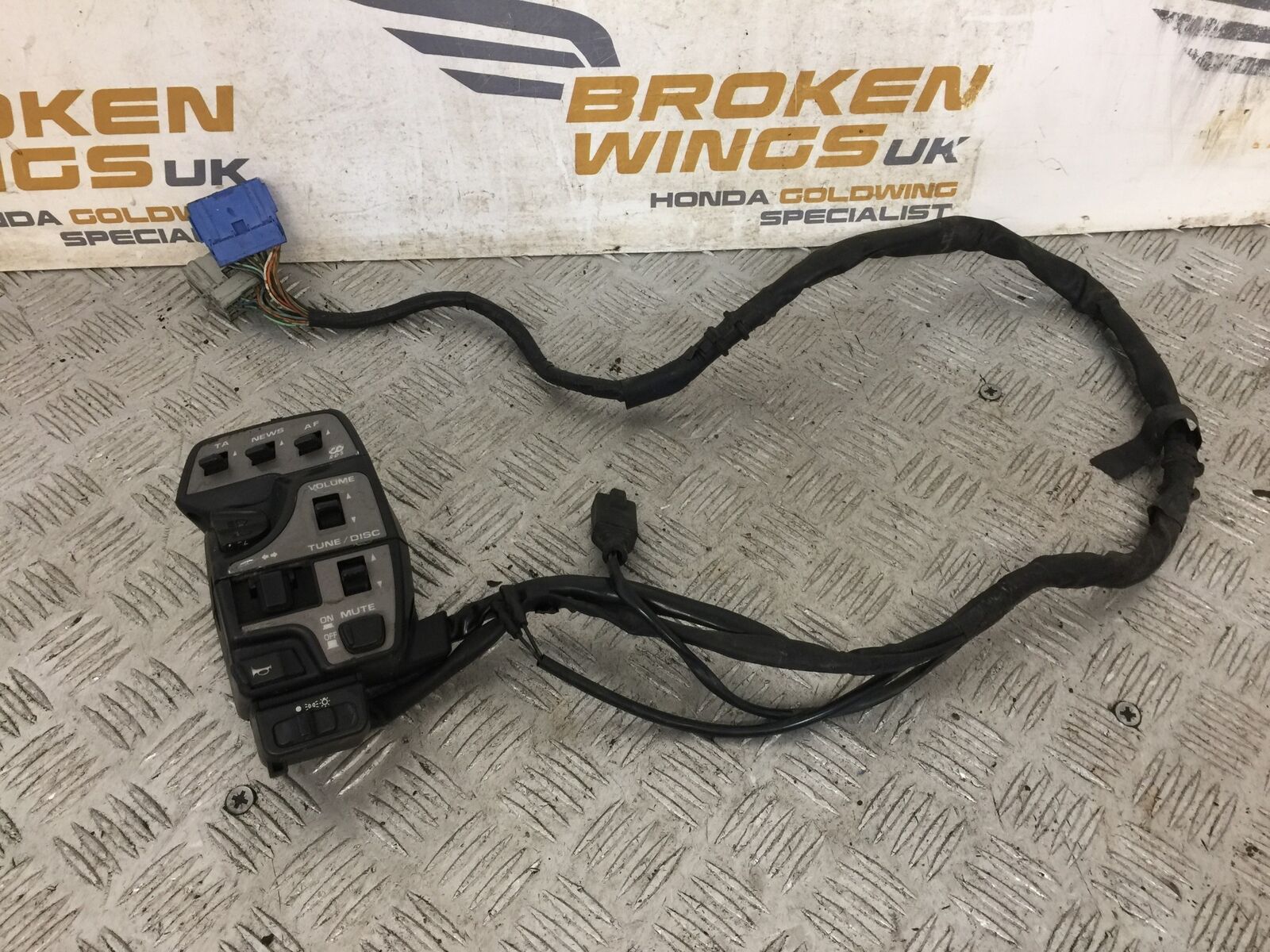 HONDA GL1800 GL 1800 LEFT SWITCH GEAR YEAR 2004-10 ABS (STOCK 890)