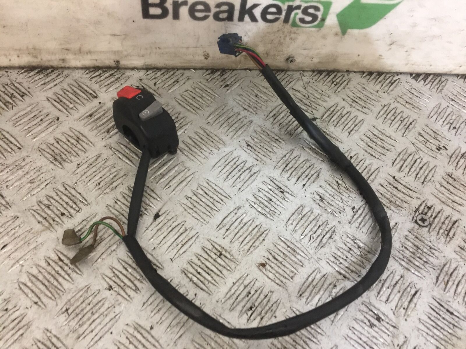 YAMAHA FJR1300 FJR 1300 RIGHT SWITCH GEAR YEAR 2001-05 (STOCK 814)