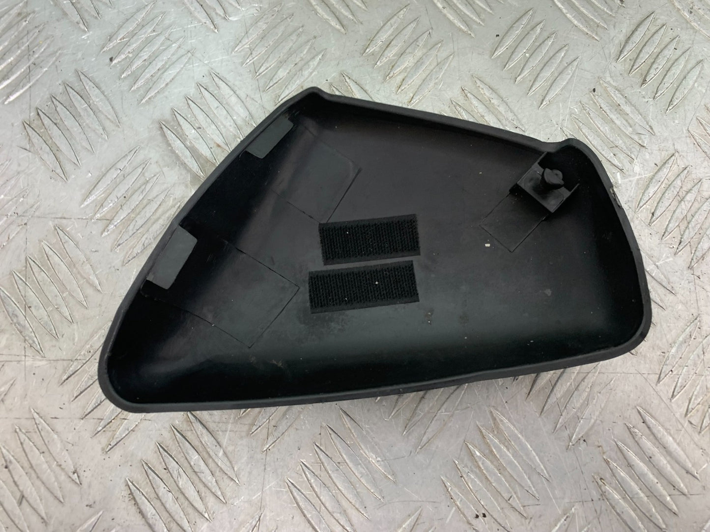 YAMAHA XV1100 XV 1100 VIRAGO LEFT SEAT PANEL 1990-1999 (CMB1190)