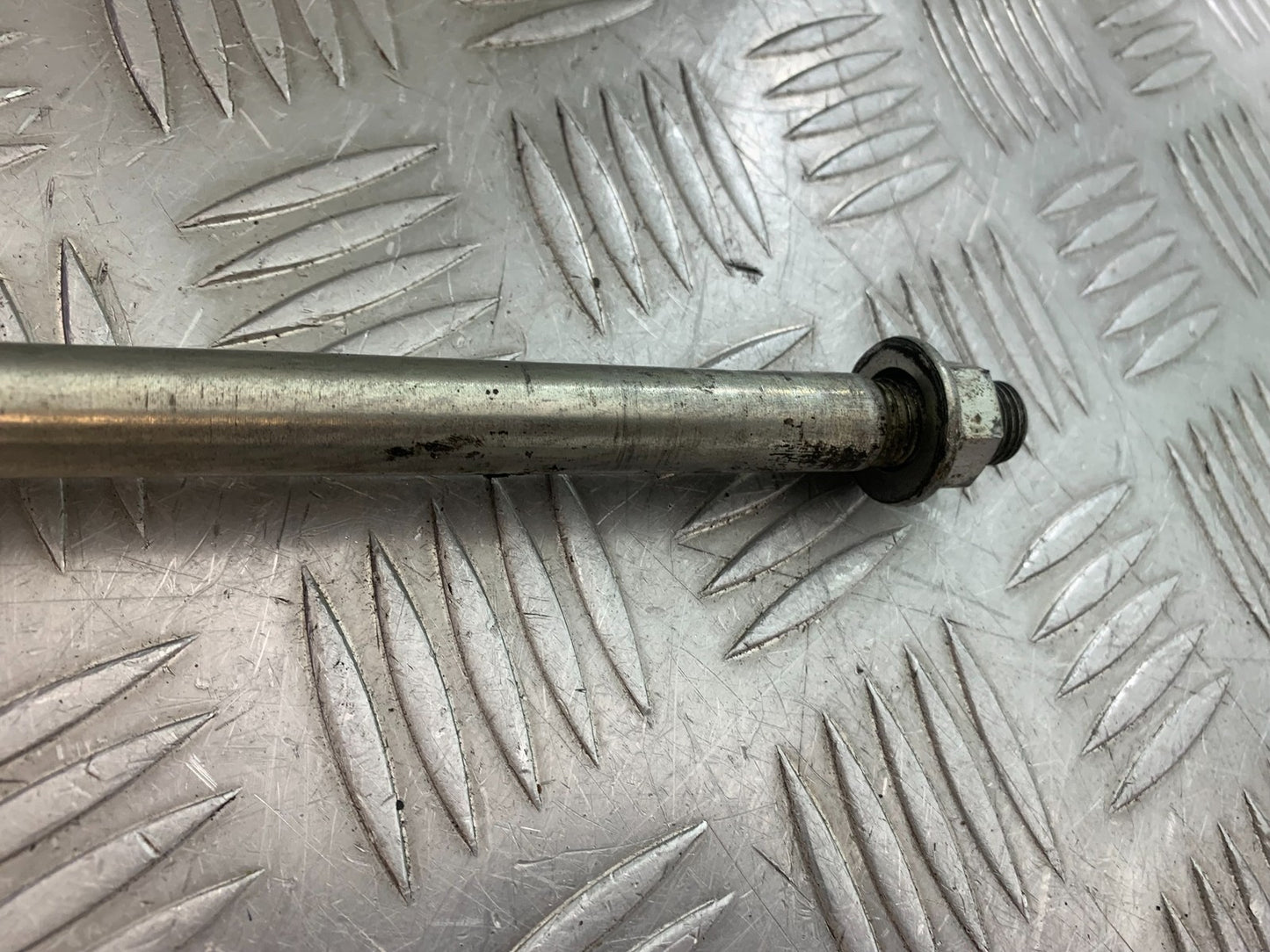 KTM DUKE 390 SWINGARM SPINDLE   YEAR 2017- 2023 (CMB1314)