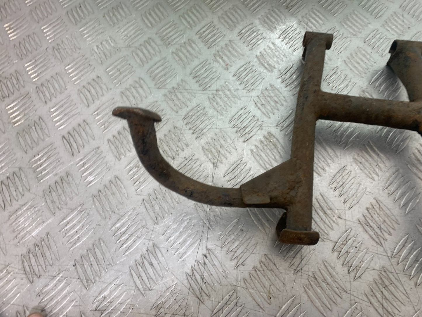 KAWASAKI GT550 GT 550 CENTER STAND  YEAR 1989-1994