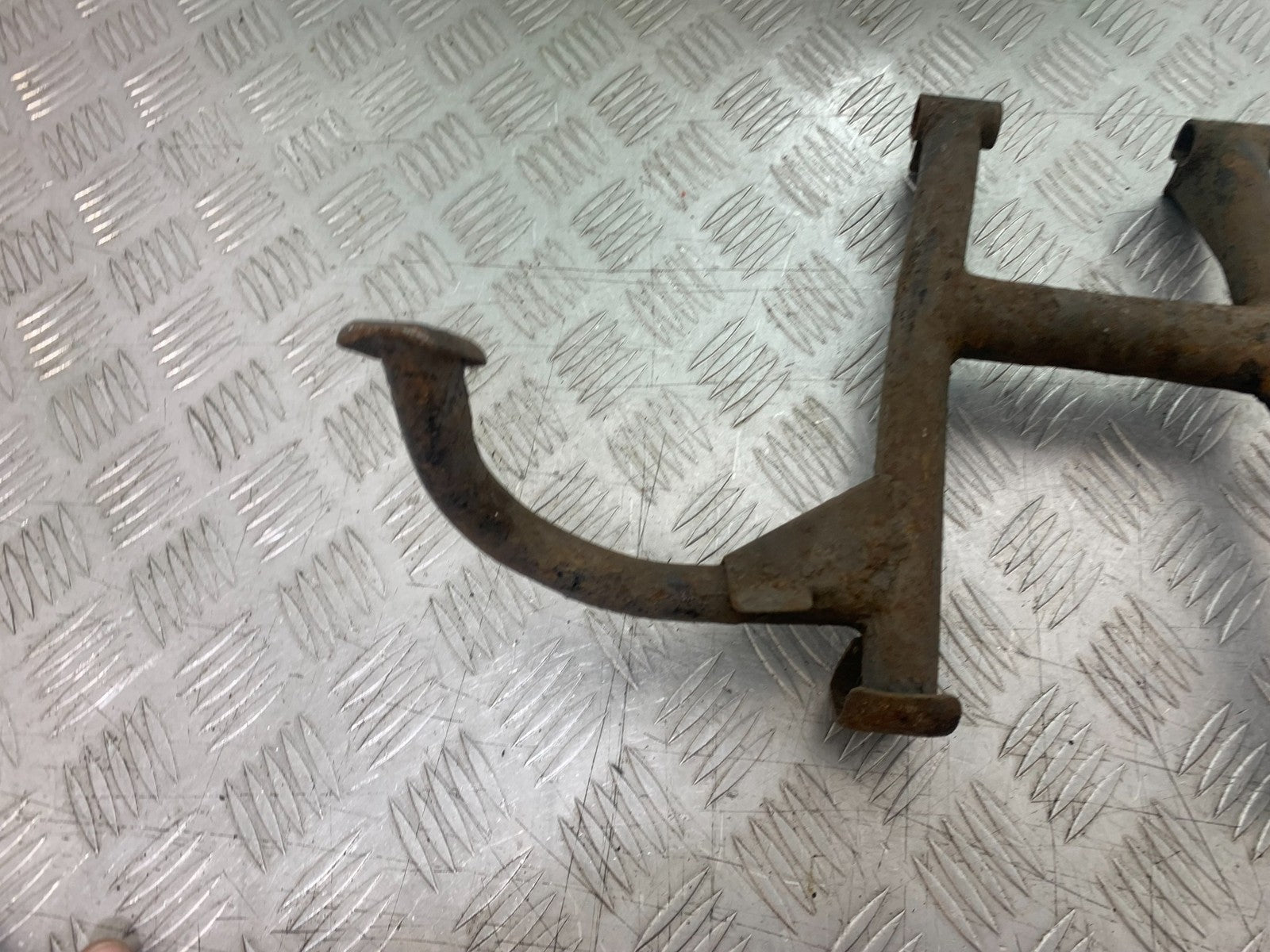KAWASAKI GT550 GT 550 CENTER STAND  YEAR 1989-1994