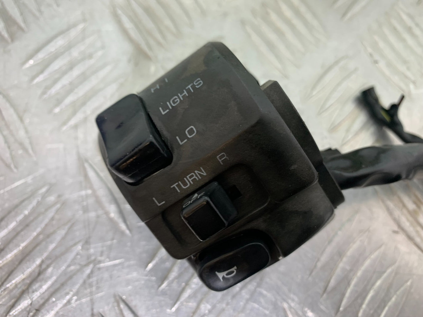KAWASAKI ZZR1100 D LEFT SWITCH GEAR  YEAR 1993-2001 (CMB1189)